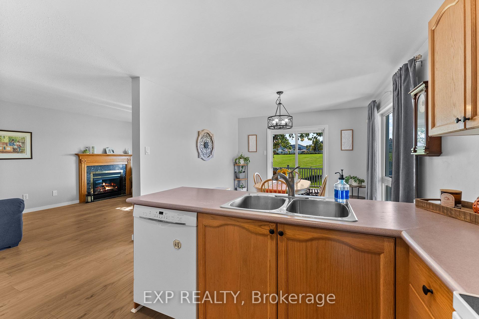 Photo 12 of 108 Mclachlin Street S, Arnprior, Arnprior — HOMEH