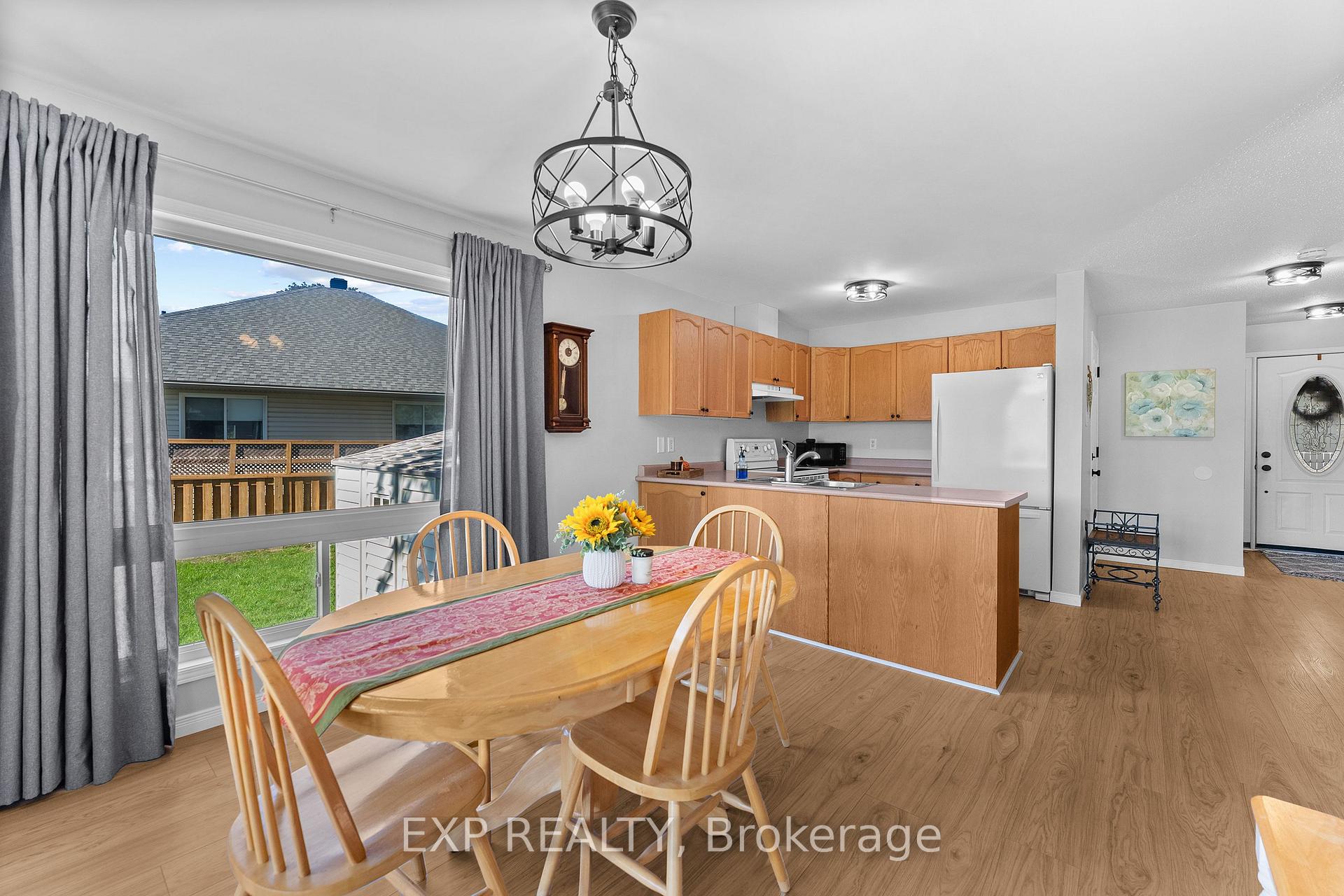 Photo 14 of 108 Mclachlin Street S, Arnprior, Arnprior — HOMEH