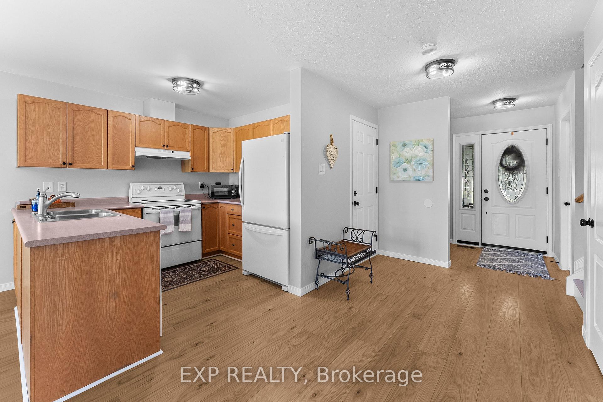 Photo 15 of 108 Mclachlin Street S, Arnprior, Arnprior — HOMEH
