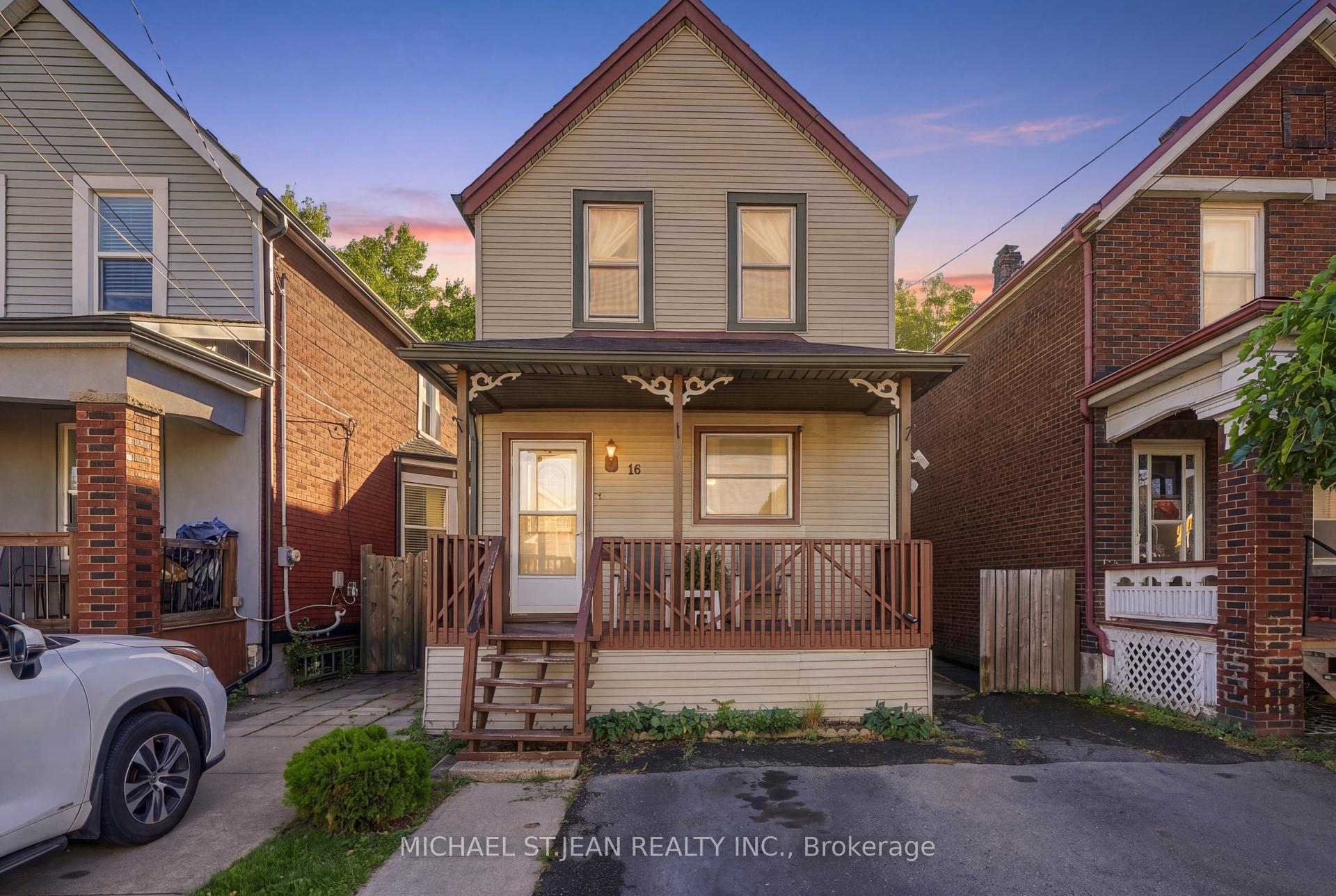 Photo of 16 Albemarle Street