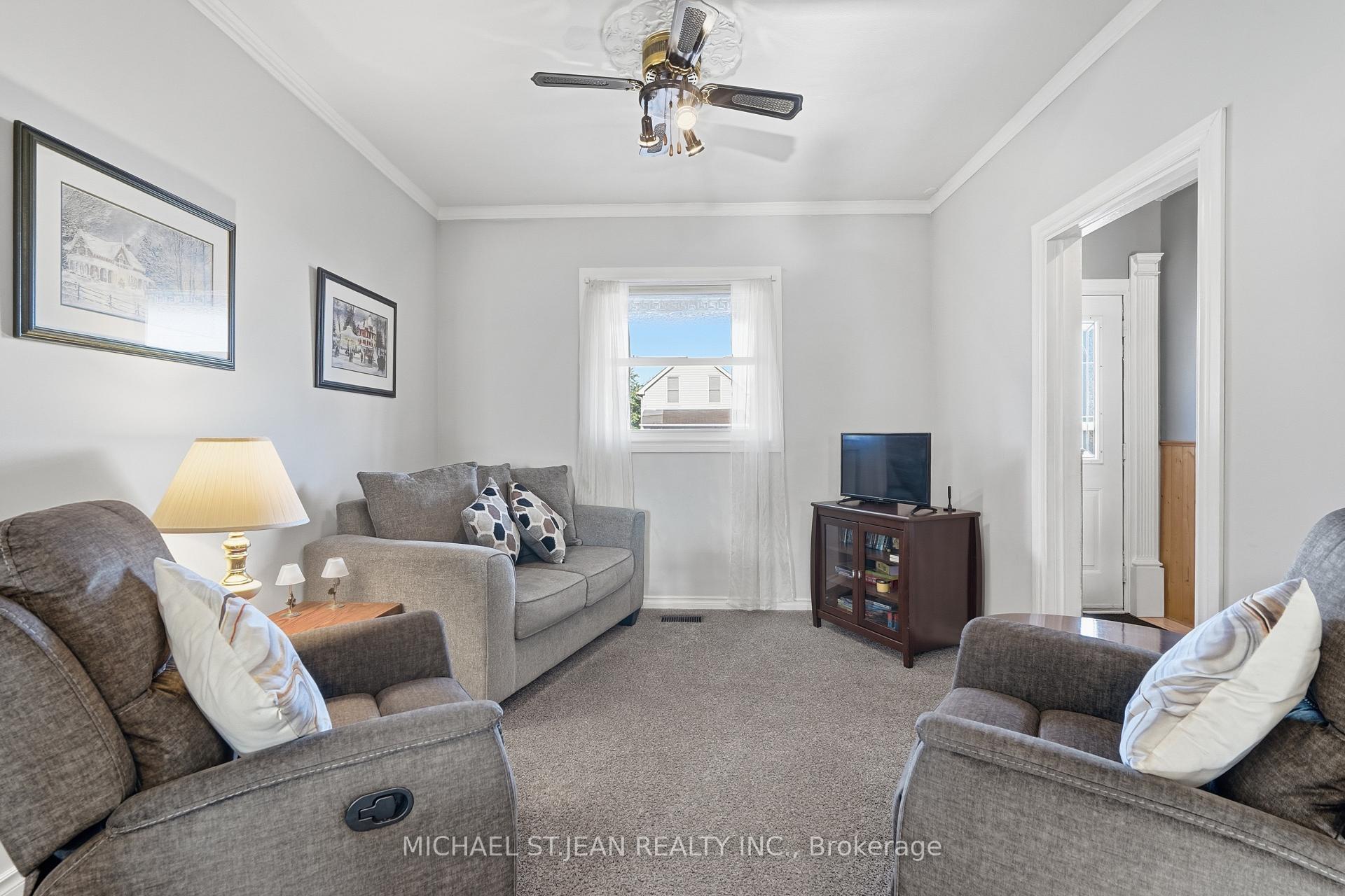 Photo 11 of 16 Albemarle Street, Hamilton, Crown Point — HOMEH