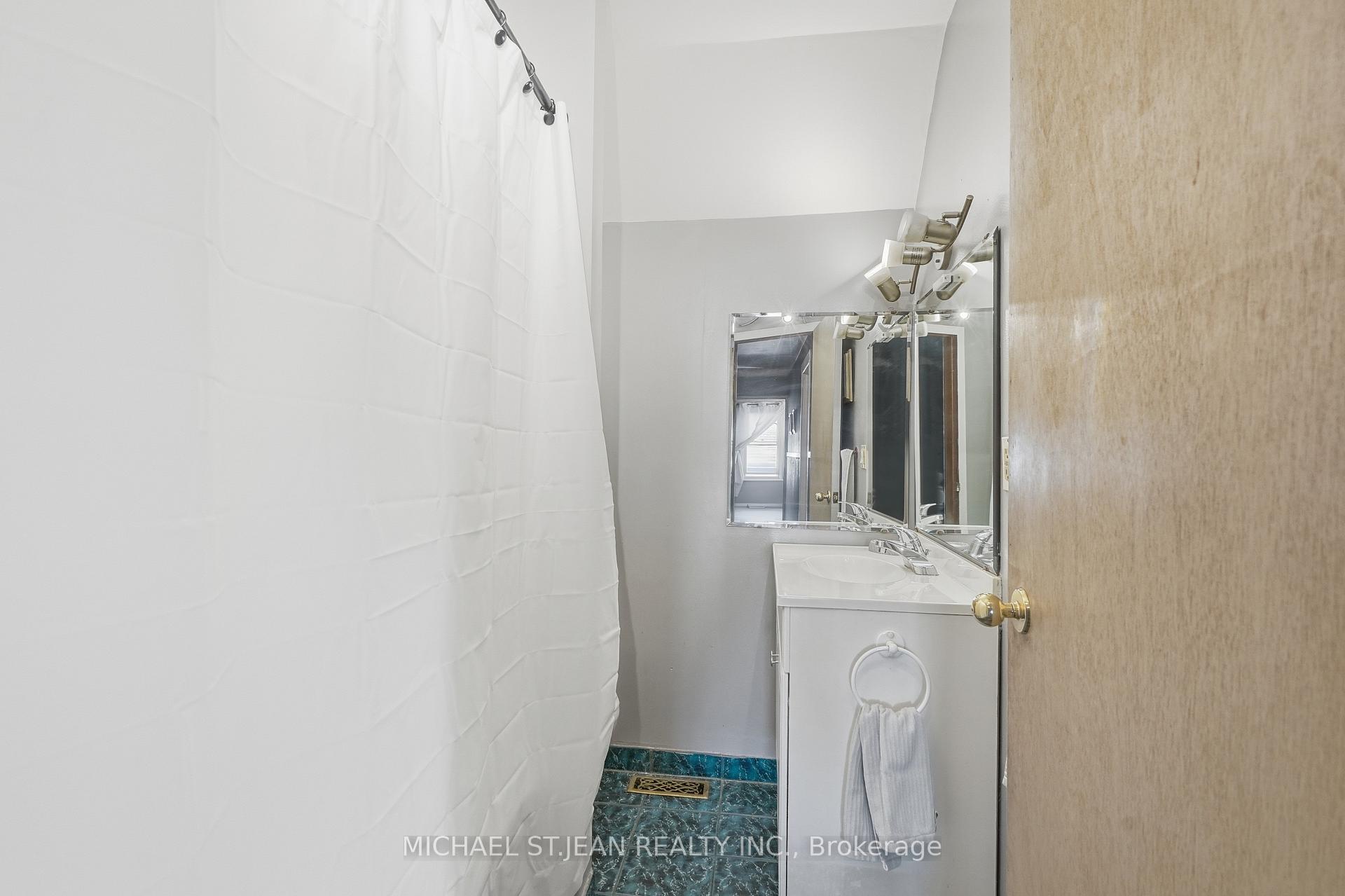 Photo 35 of 16 Albemarle Street, Hamilton, Crown Point — HOMEH