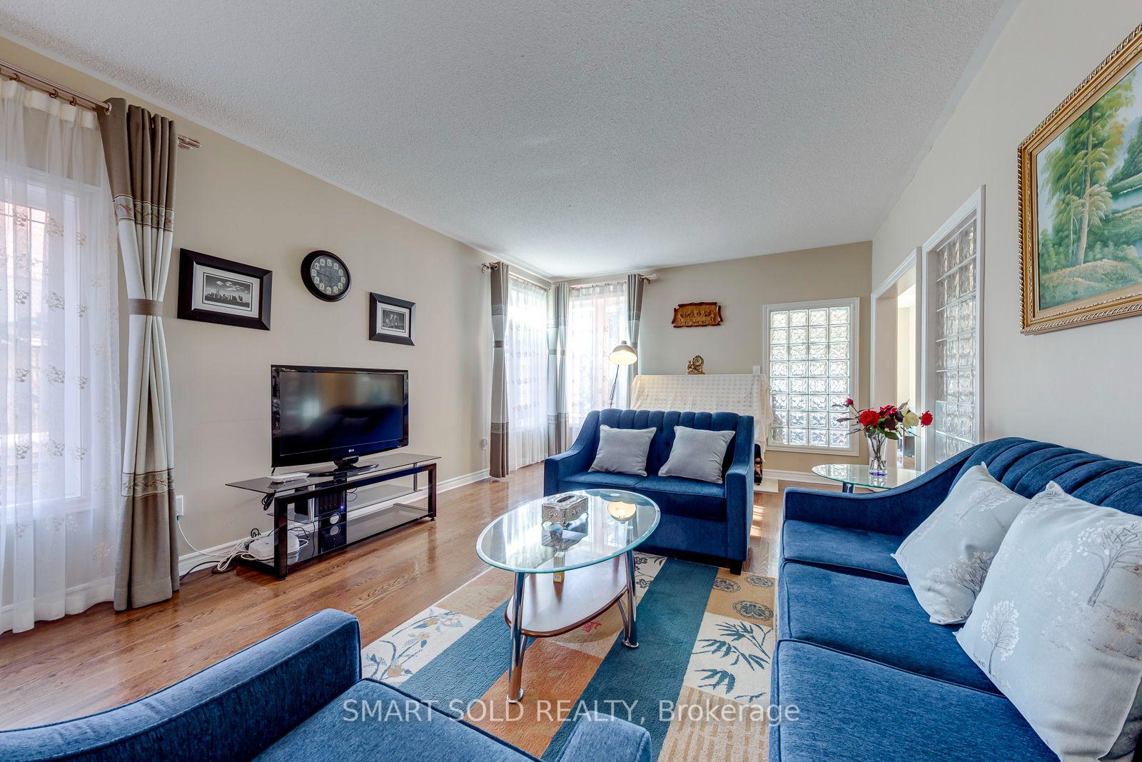 Photo 5 of 5291 Forest Hill Drive, Mississauga, Central Erin Mills — HOMEH