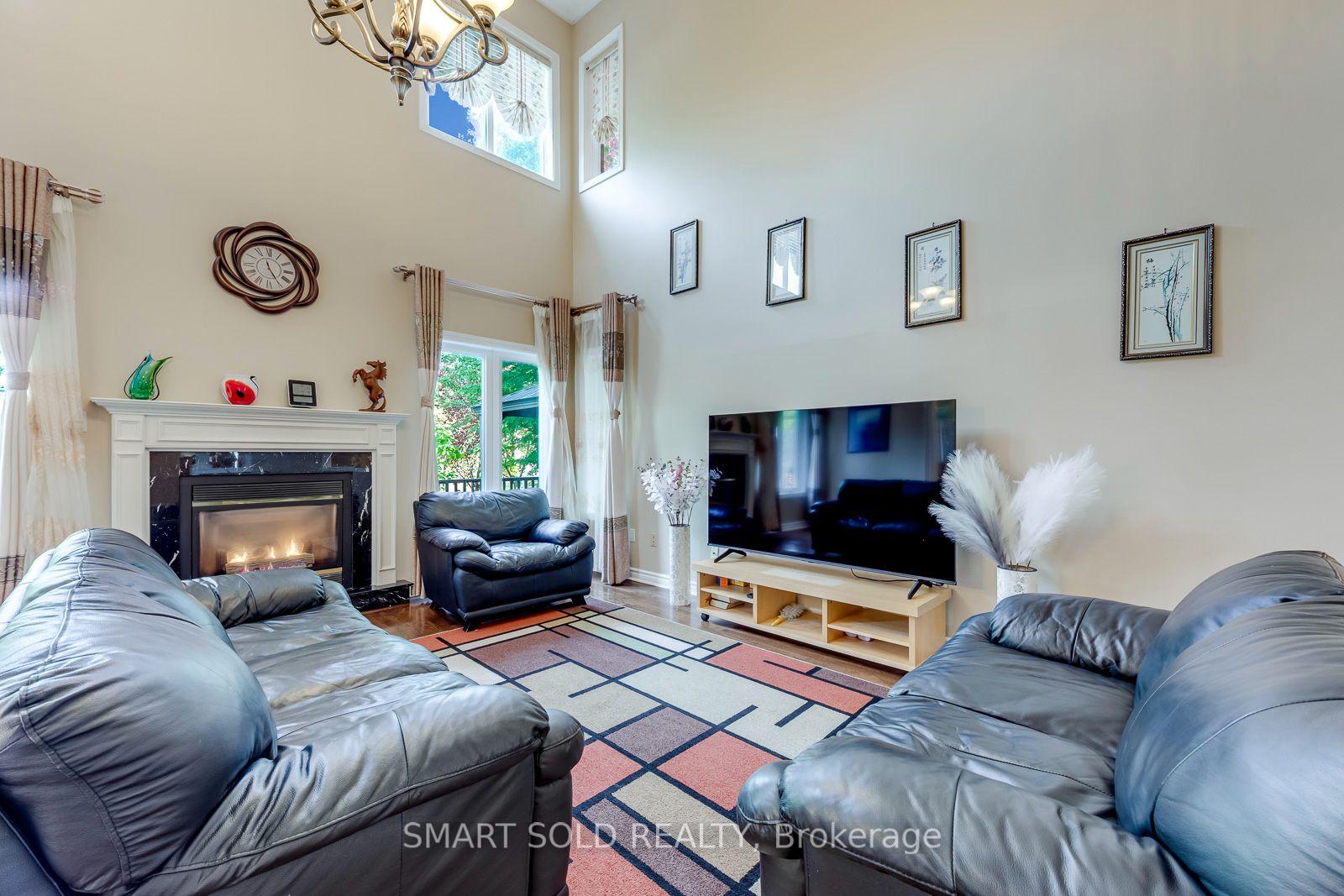 Photo 8 of 5291 Forest Hill Drive, Mississauga, Central Erin Mills — HOMEH