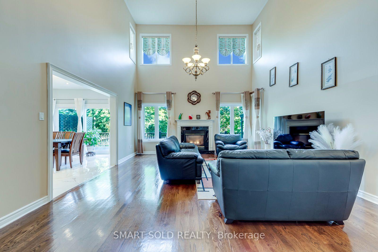 Photo 9 of 5291 Forest Hill Drive, Mississauga, Central Erin Mills — HOMEH