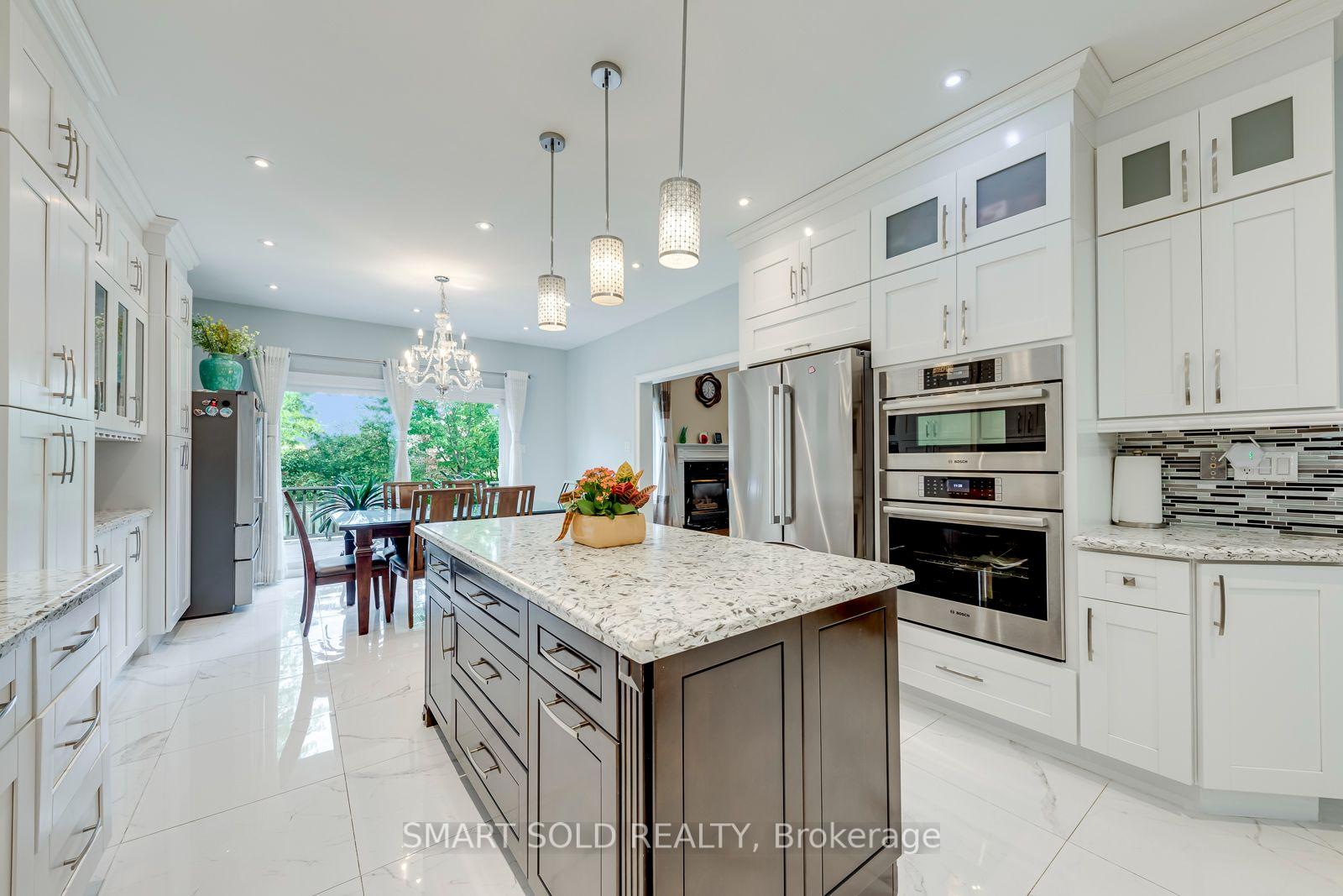 Photo 15 of 5291 Forest Hill Drive, Mississauga, Central Erin Mills — HOMEH