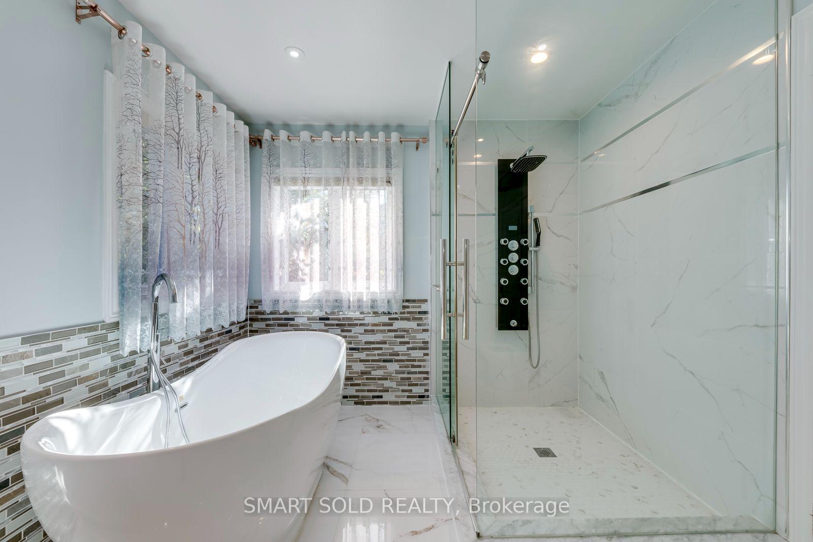 Photo 26 of 5291 Forest Hill Drive, Mississauga, Central Erin Mills — HOMEH