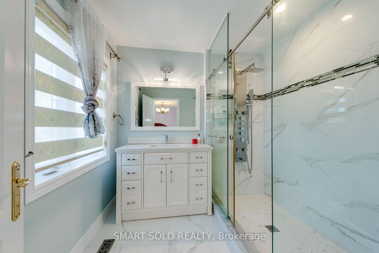 Photo 32 of 5291 Forest Hill Drive, Mississauga, Central Erin Mills — HOMEH