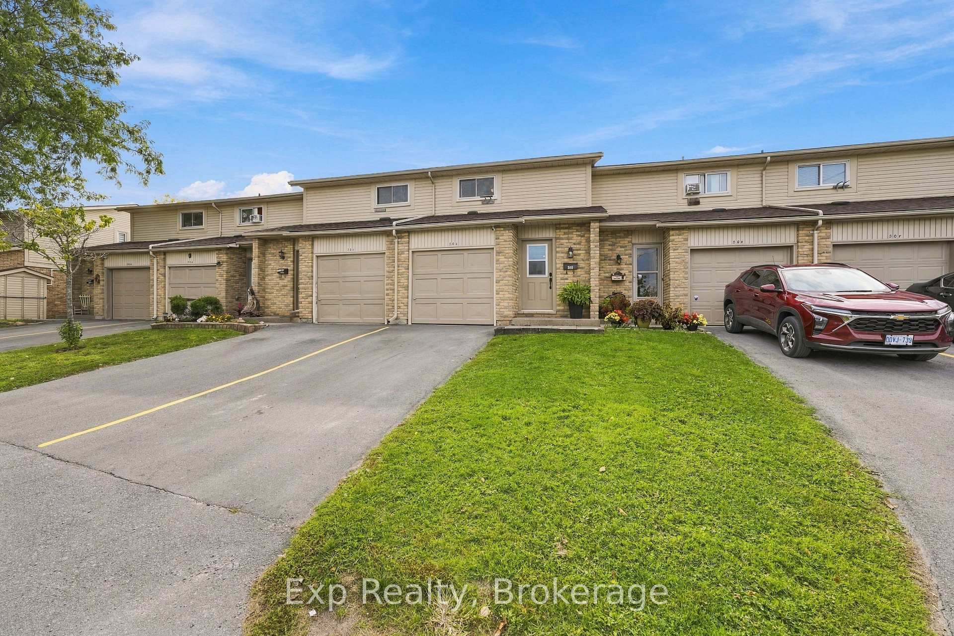 Photo 2 of Unit D, 50 Cascade Boulevard, Belleville, Belleville Ward — HOMEH