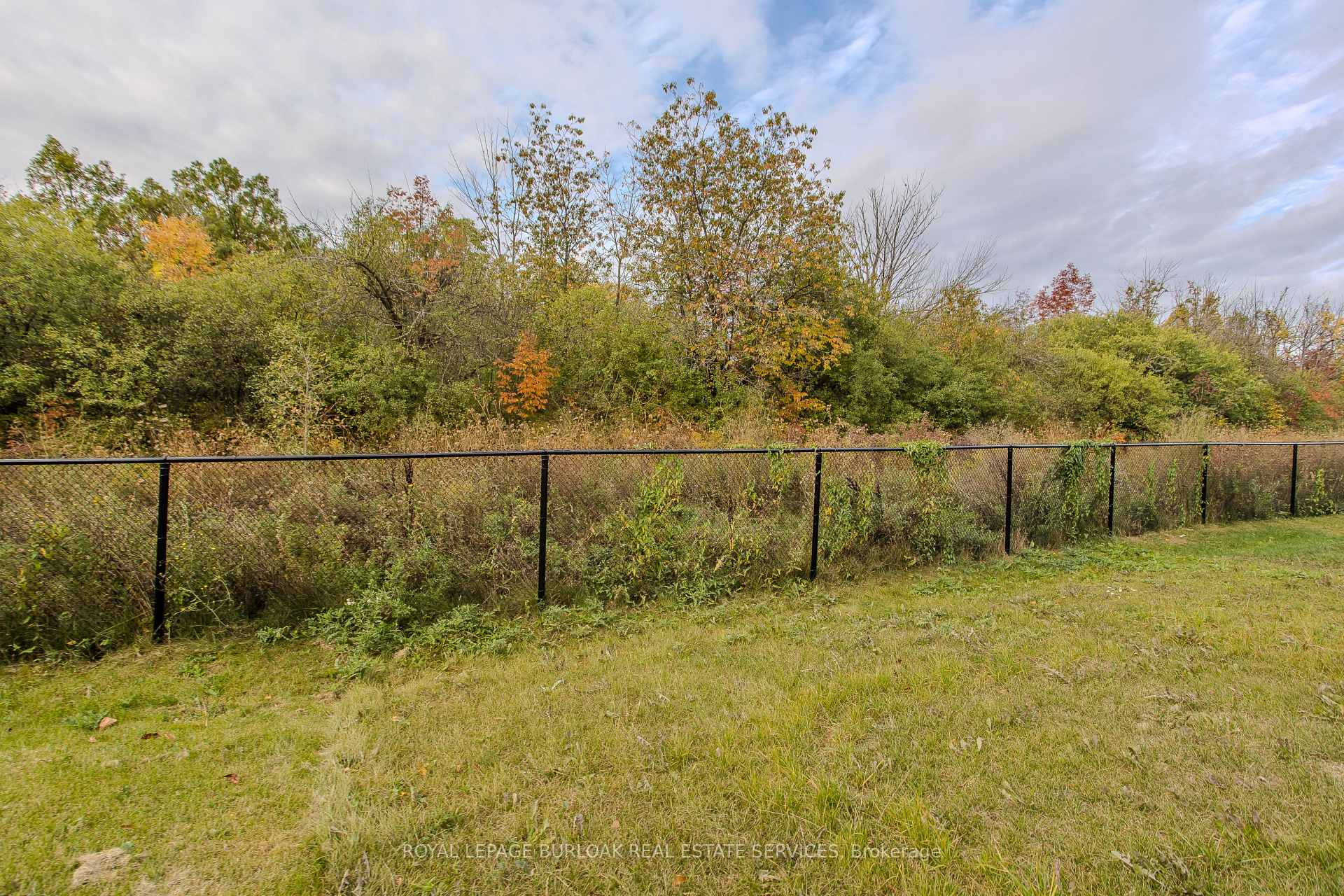 Photo 5 of 1360 Almonte Drive, Burlington, Tyandaga — HOMEH