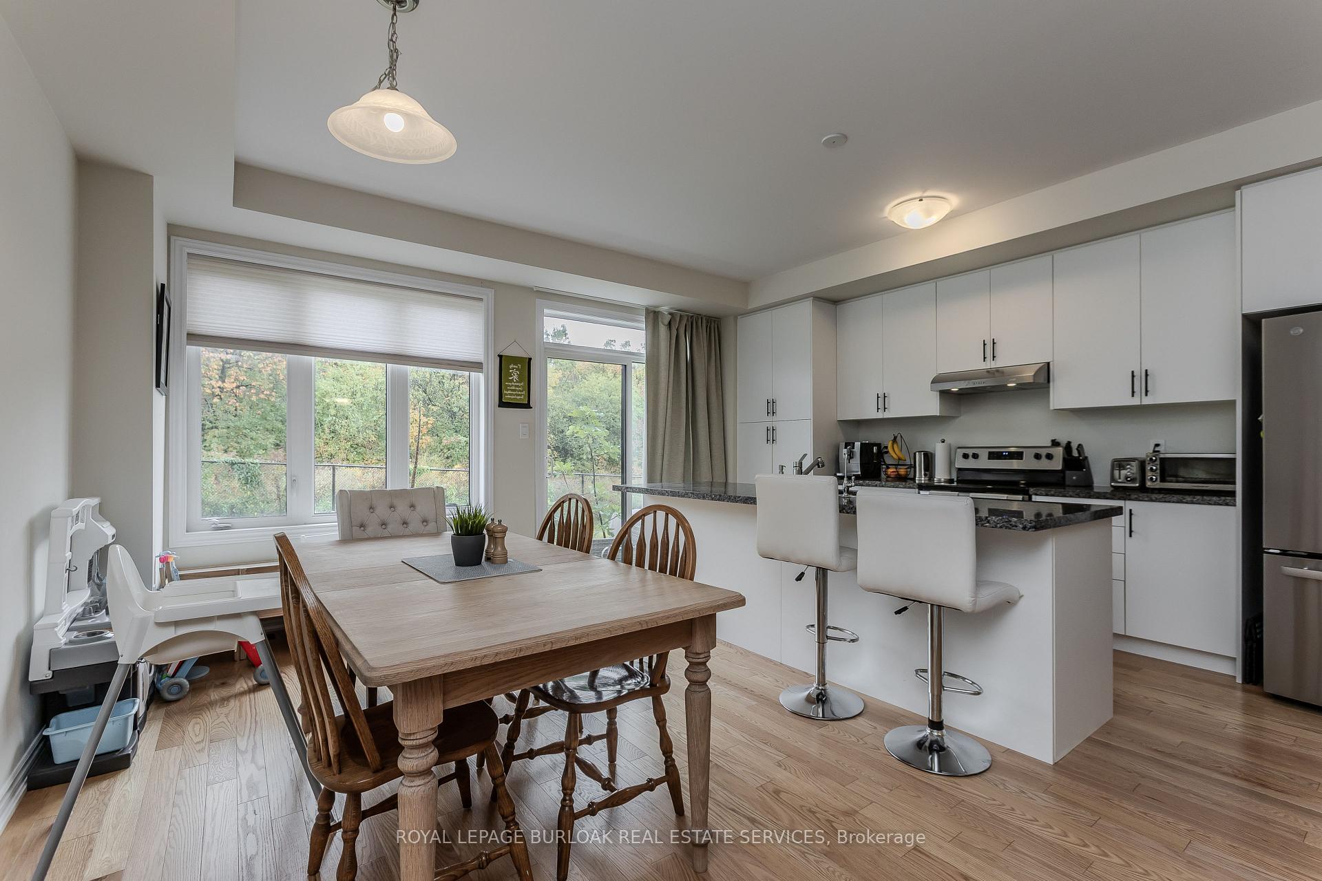 Photo 14 of 1360 Almonte Drive, Burlington, Tyandaga — HOMEH