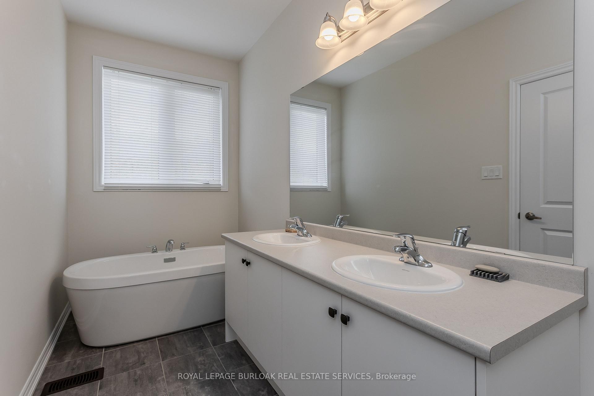 Photo 22 of 1360 Almonte Drive, Burlington, Tyandaga — HOMEH