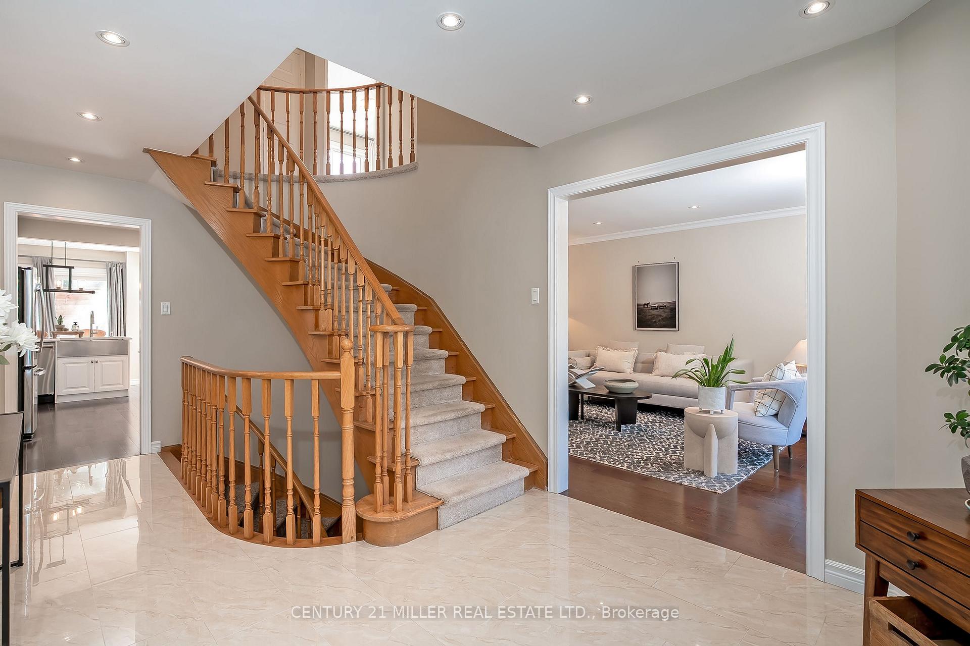 Photo 5 of 6482 Tenth Line W, Mississauga, Lisgar — HOMEH