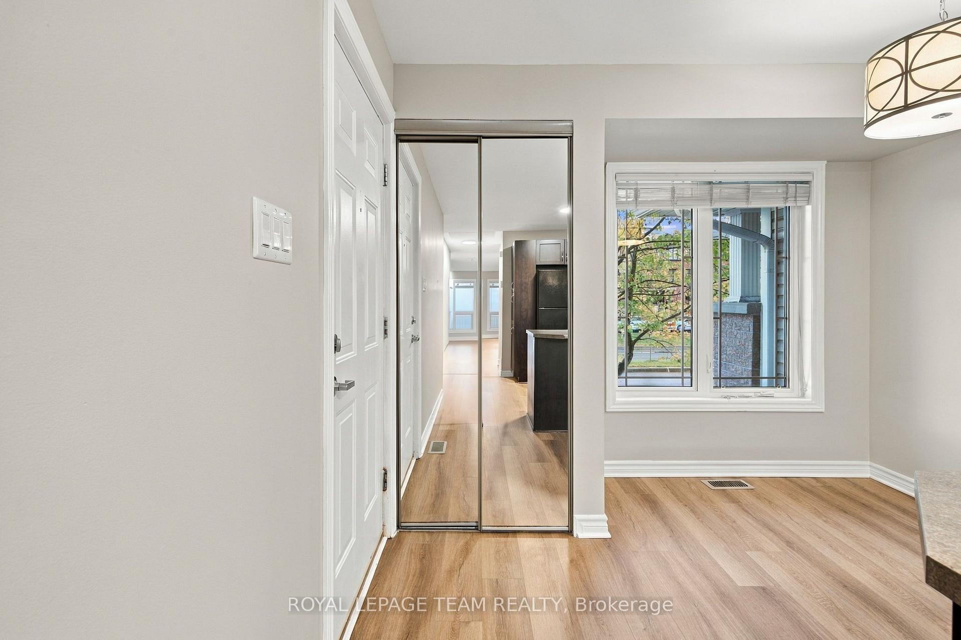 Photo 5 of Unit A, 668 Chapman Mills Drive, Ottawa, Barrhaven - Strandherd — HOMEH