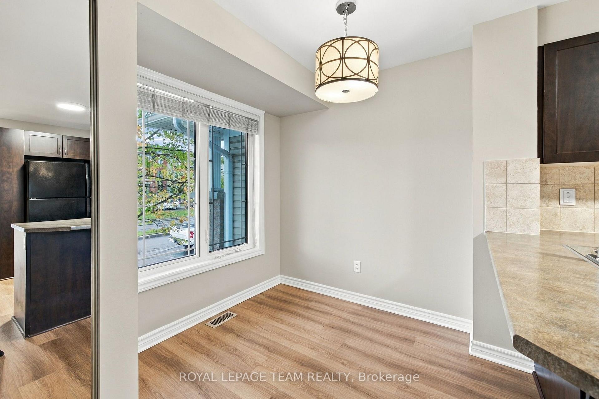 Photo 6 of Unit A, 668 Chapman Mills Drive, Ottawa, Barrhaven - Strandherd — HOMEH