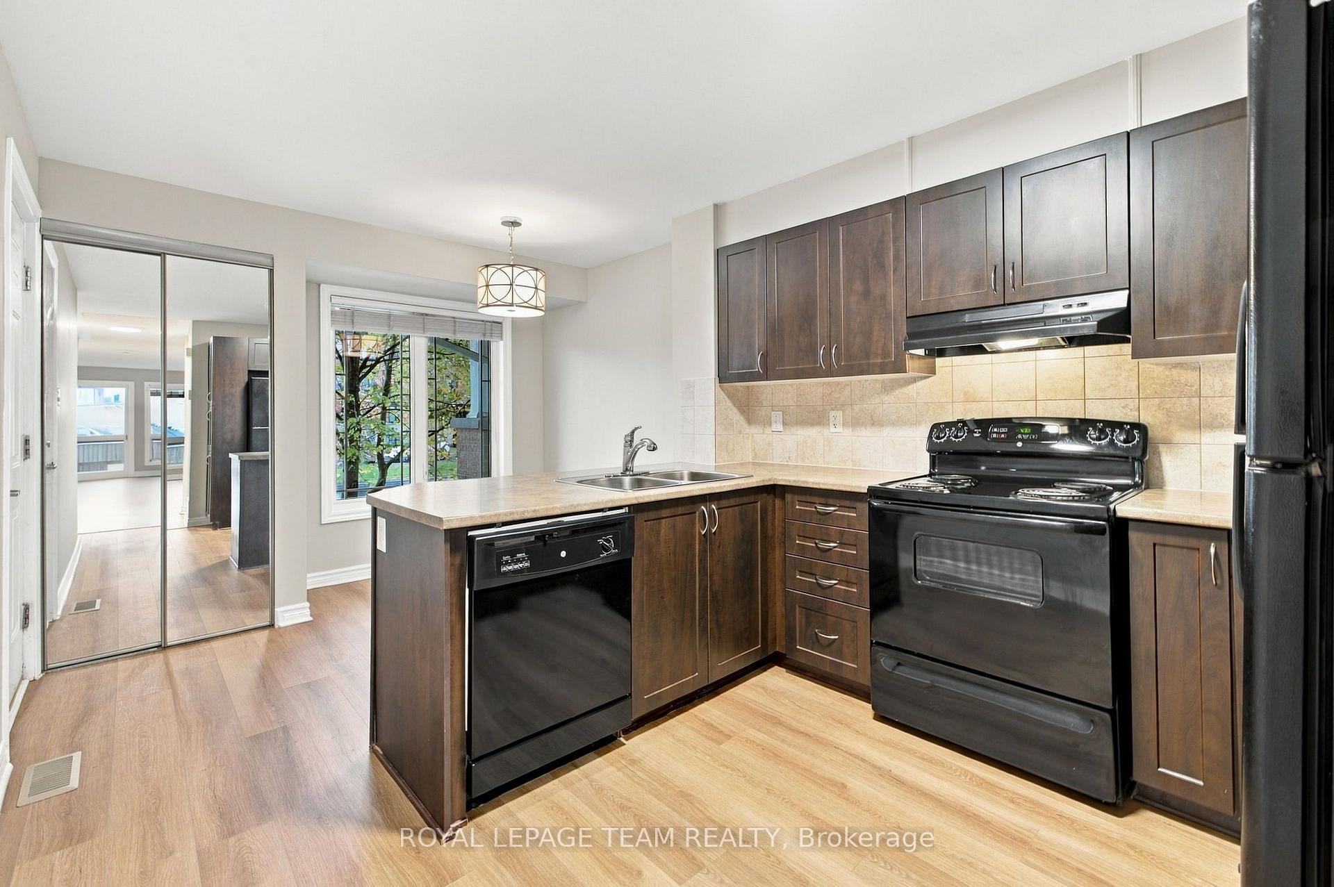 Photo 9 of Unit A, 668 Chapman Mills Drive, Ottawa, Barrhaven - Strandherd — HOMEH