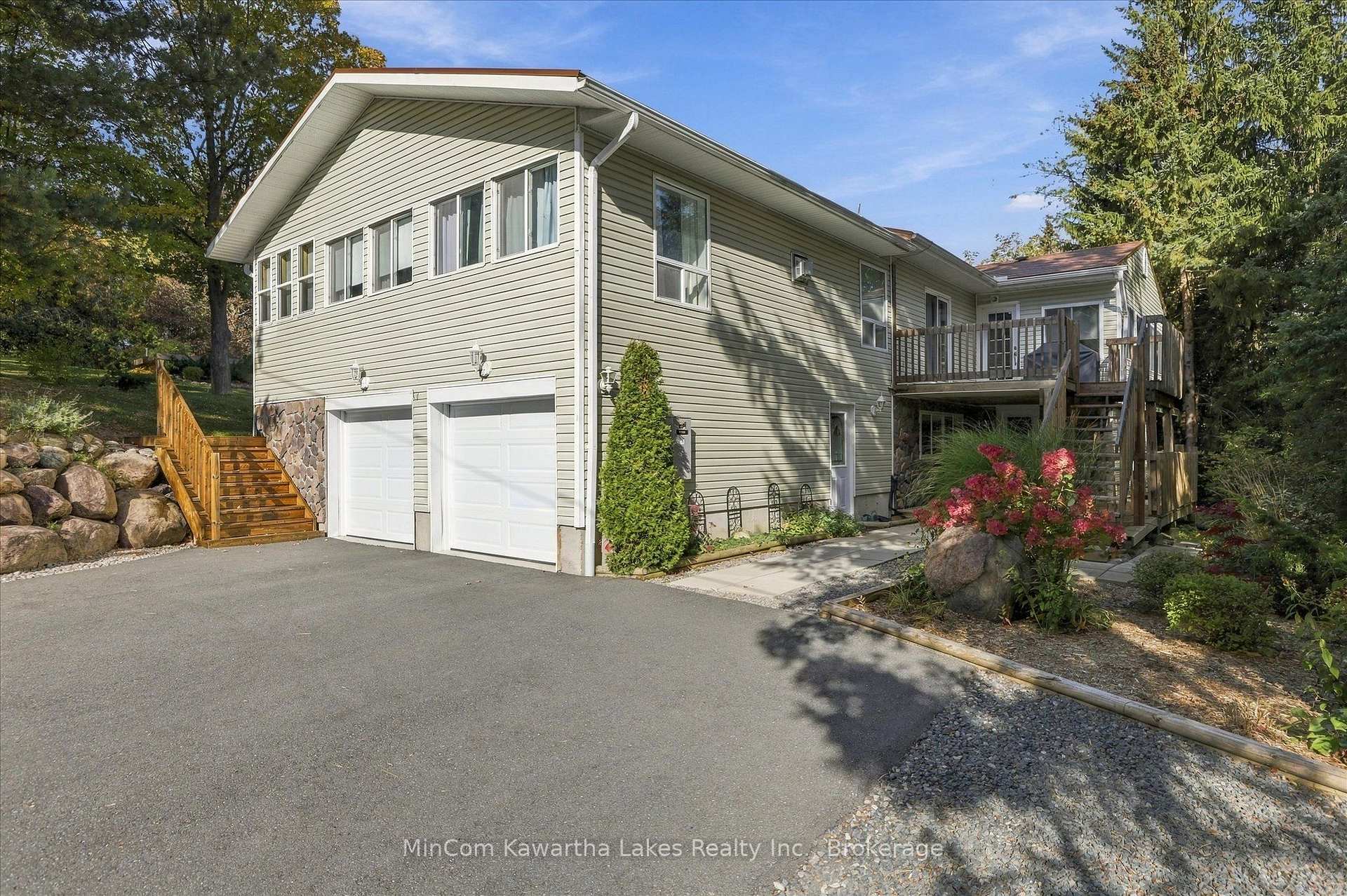 Photo 3 of 572 Fallis Line, Cavan Monaghan, Cavan Twp — HOMEH