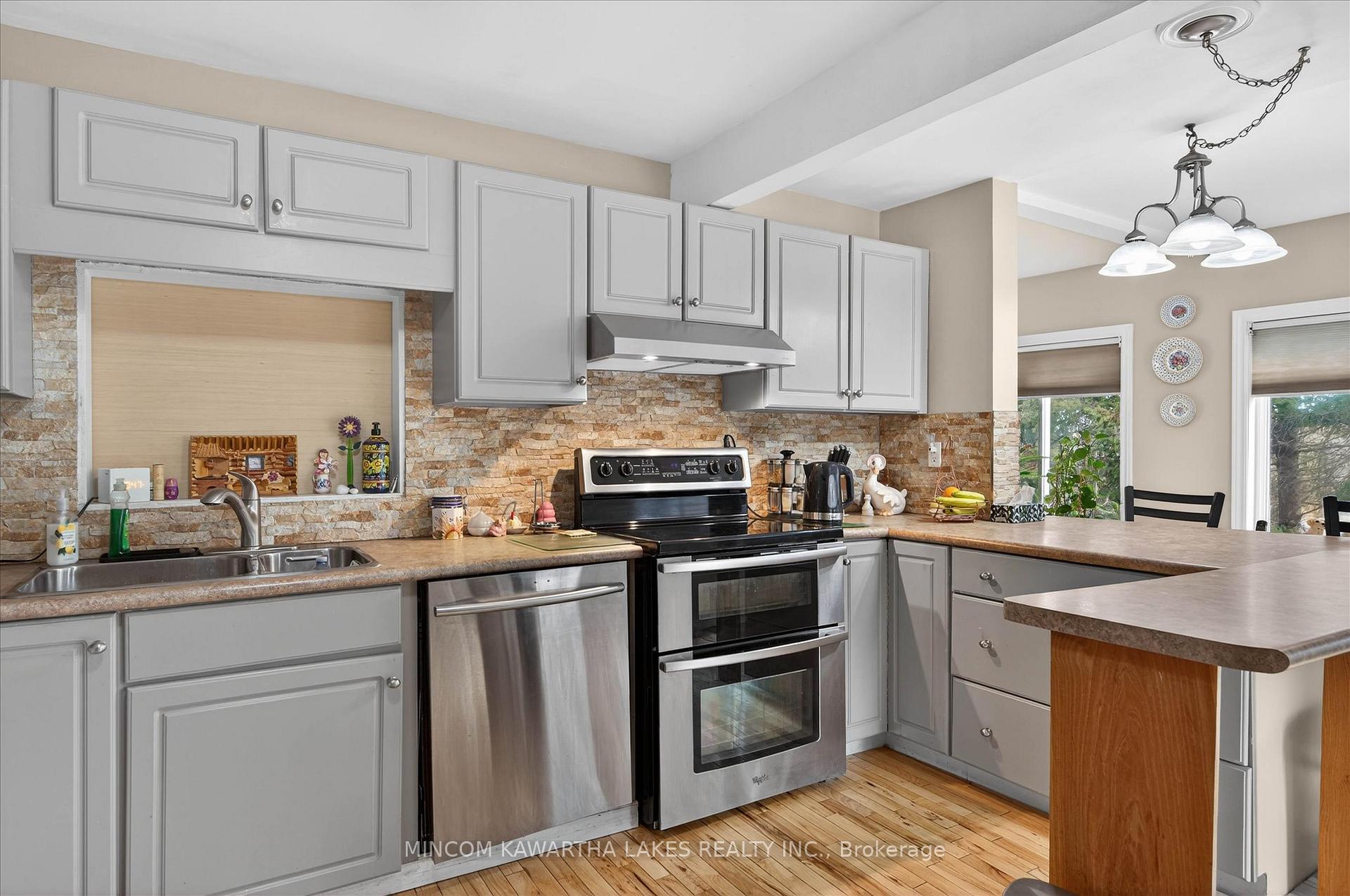Photo 10 of 572 Fallis Line, Cavan Monaghan, Cavan Twp — HOMEH