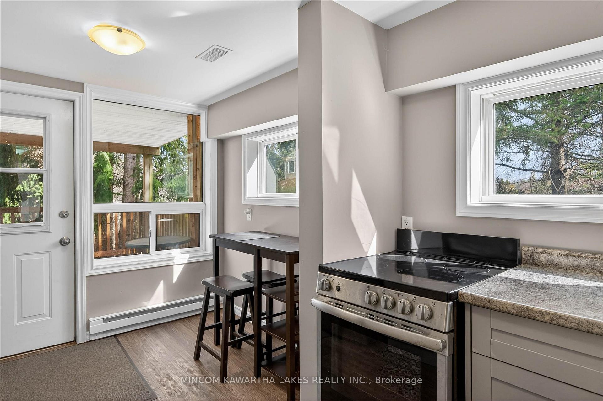 Photo 22 of 572 Fallis Line, Cavan Monaghan, Cavan Twp — HOMEH