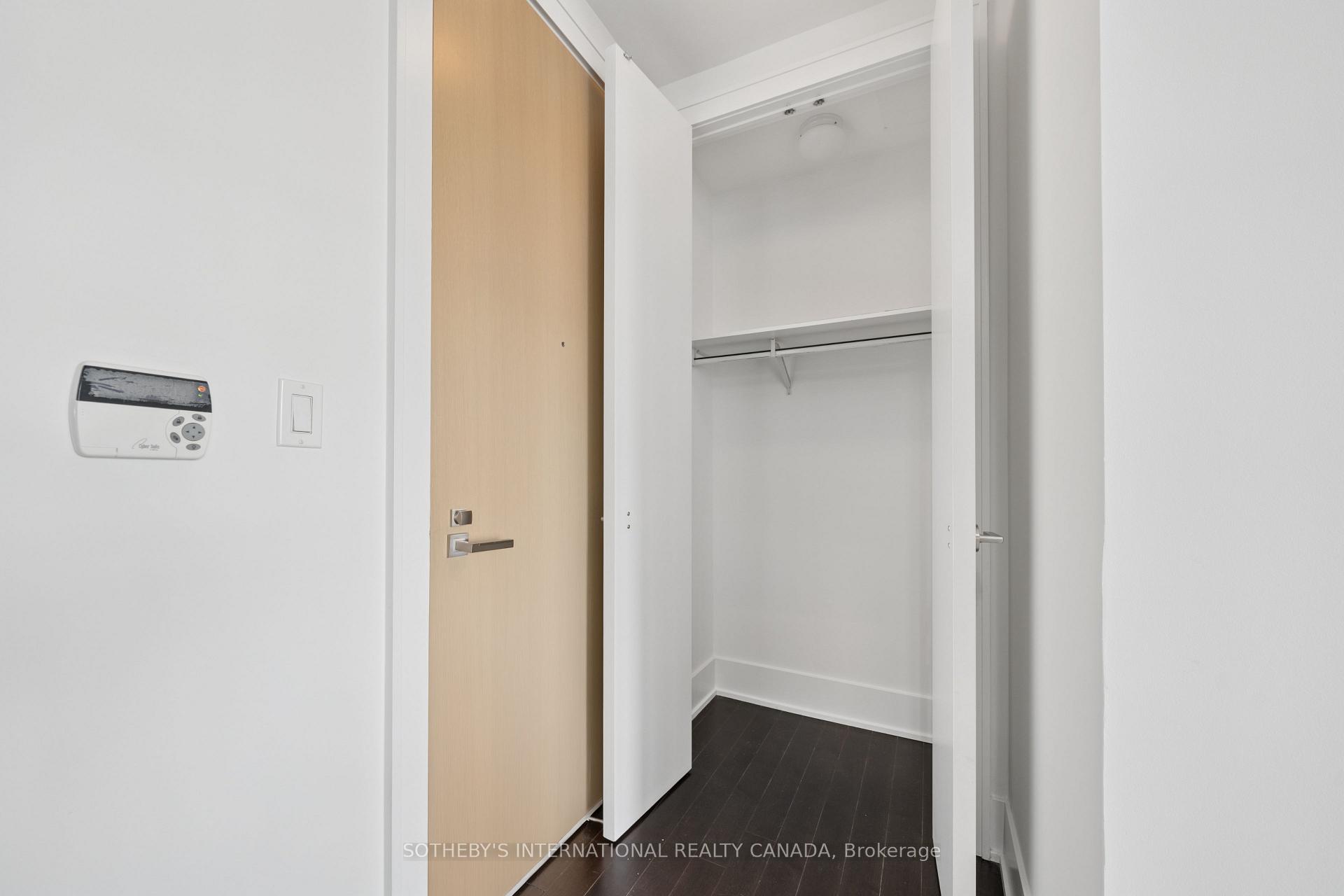 Photo 4 of Unit 502, 39 Queens Quay E, Toronto, Waterfront Communities — HOMEH