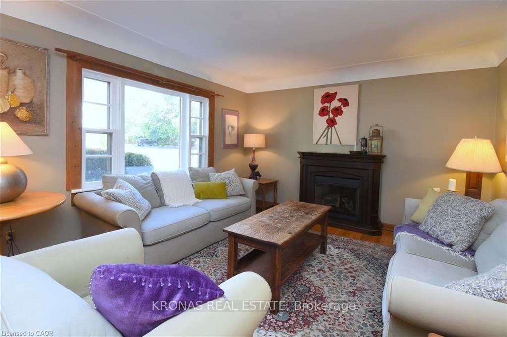 Photo 7 of 23 Bond Street S, Hamilton, Dundas — HOMEH