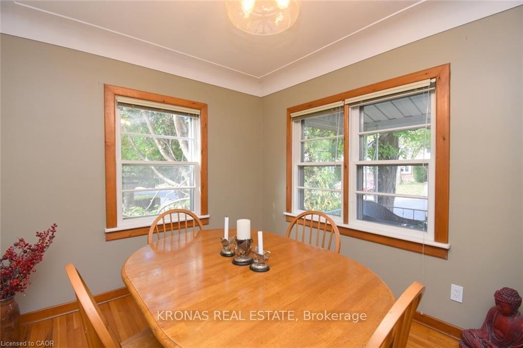 Photo 8 of 23 Bond Street S, Hamilton, Dundas — HOMEH