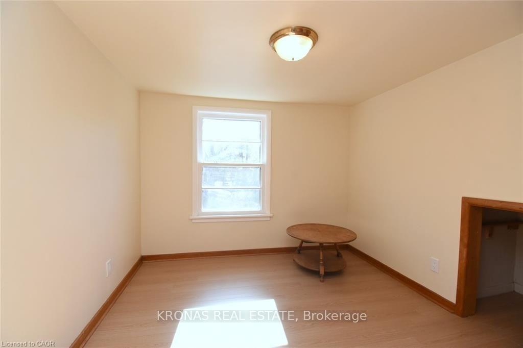 Photo 12 of 23 Bond Street S, Hamilton, Dundas — HOMEH