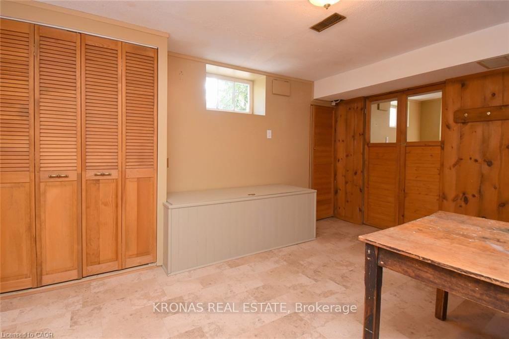 Photo 15 of 23 Bond Street S, Hamilton, Dundas — HOMEH