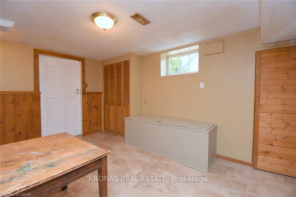 Photo 16 of 23 Bond Street S, Hamilton, Dundas — HOMEH
