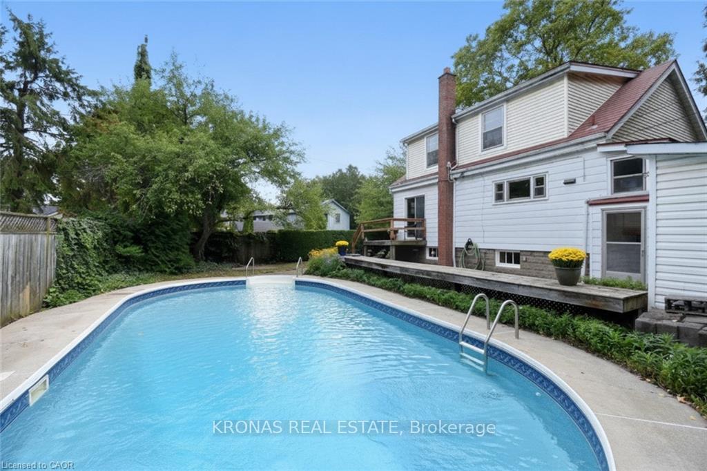 Photo 19 of 23 Bond Street S, Hamilton, Dundas — HOMEH