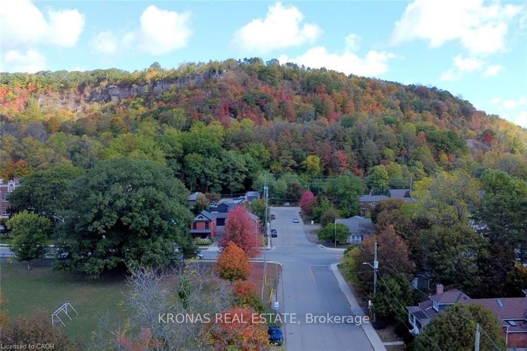 Photo 23 of 23 Bond Street S, Hamilton, Dundas — HOMEH