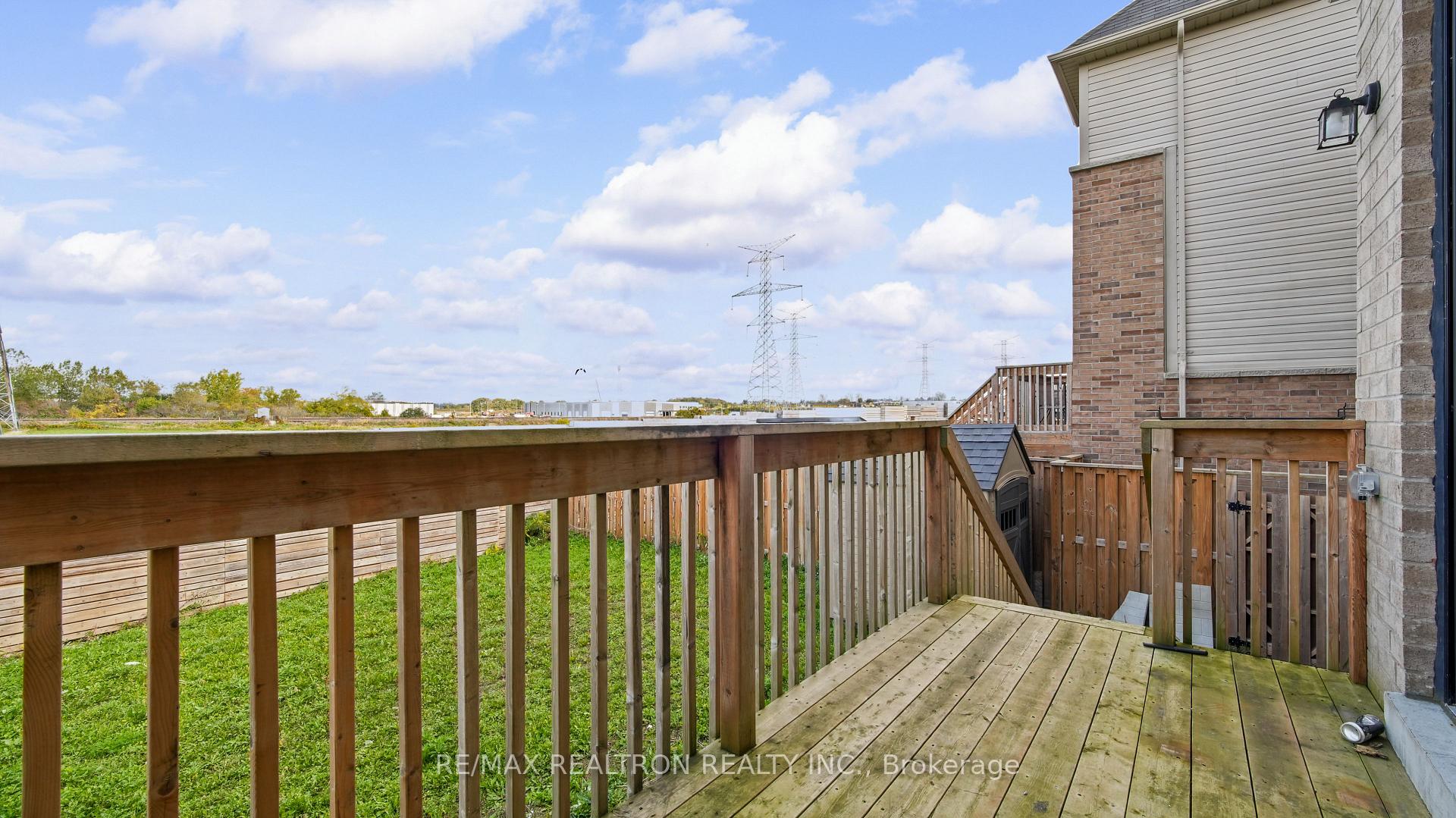 Photo 18 of 123 Yacht Drive, Clarington, Bowmanville — HOMEH