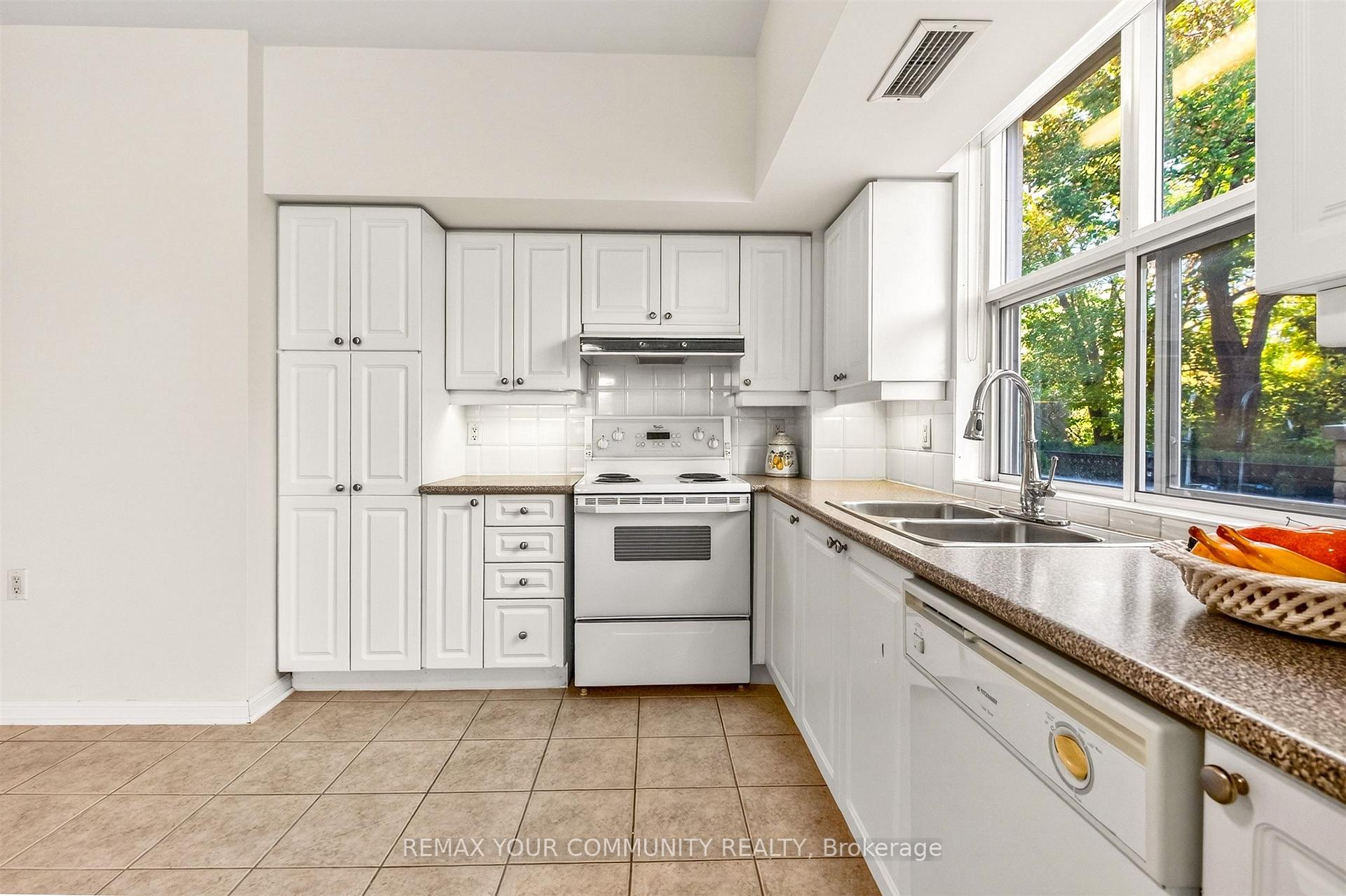 Photo 31 of Unit 110, 2500 Rutherford Road, Vaughan, Maple — HOMEH
