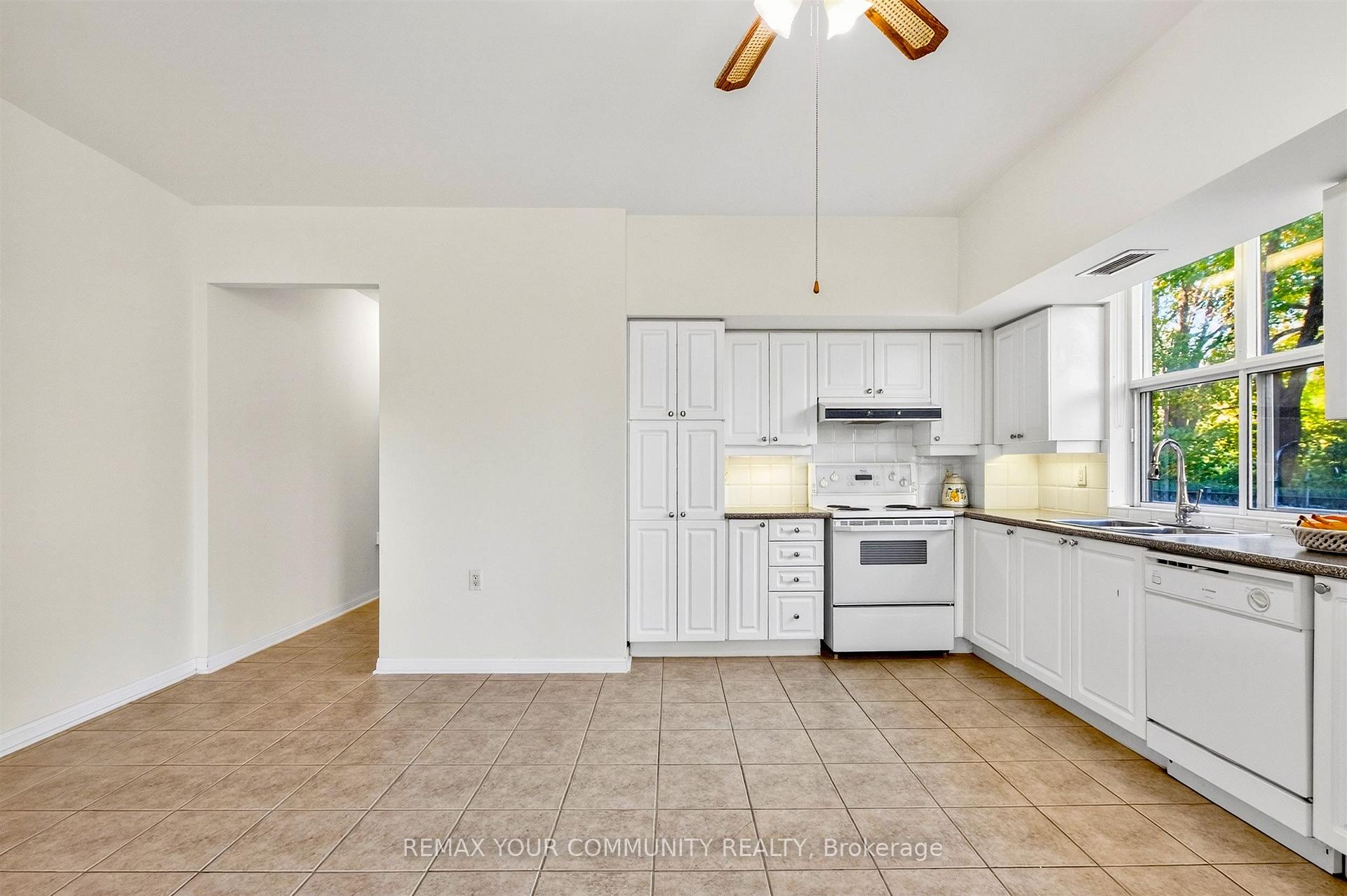 Photo 35 of Unit 110, 2500 Rutherford Road, Vaughan, Maple — HOMEH