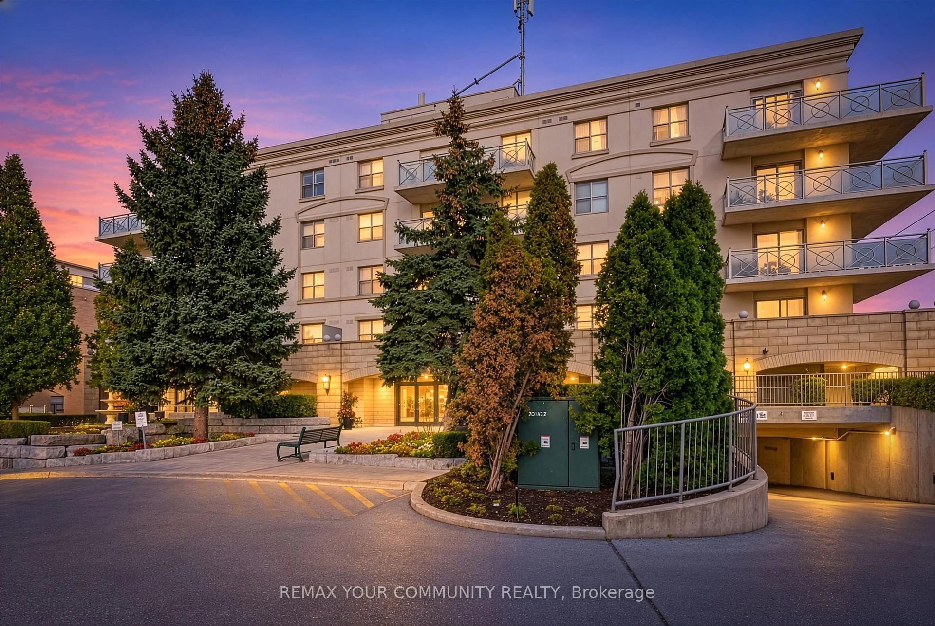Photo 2 of Unit 110, 2500 Rutherford Road, Vaughan, Maple — HOMEH