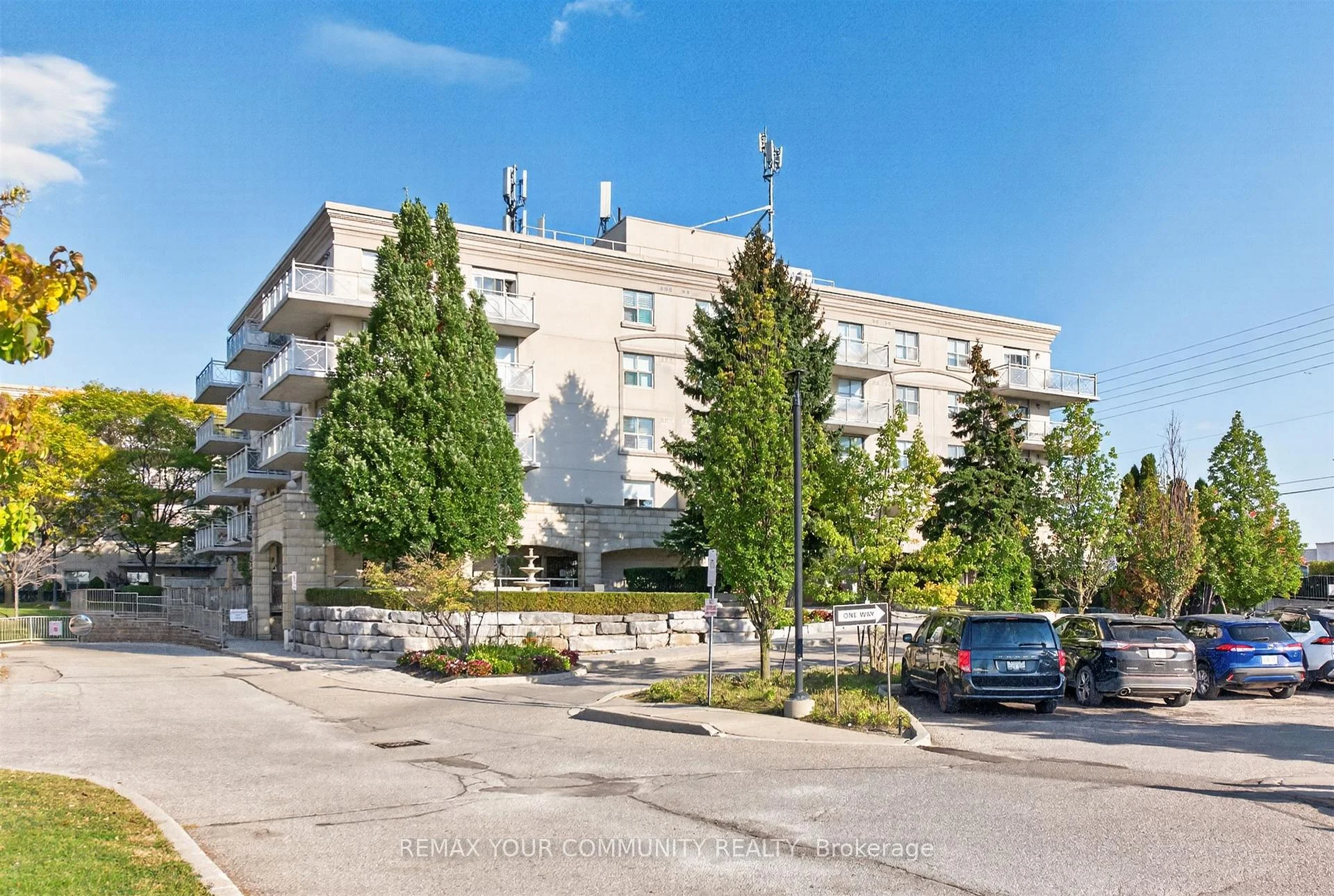 Photo 8 of Unit 110, 2500 Rutherford Road, Vaughan, Maple — HOMEH