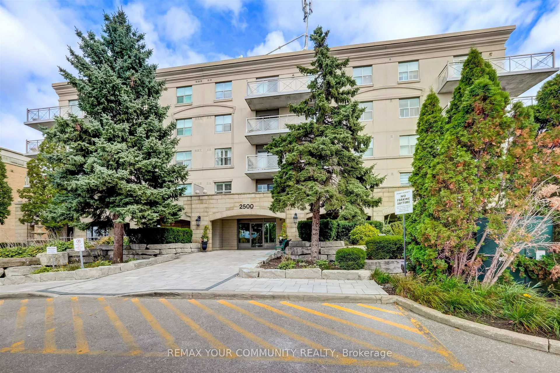 Photo 11 of Unit 110, 2500 Rutherford Road, Vaughan, Maple — HOMEH