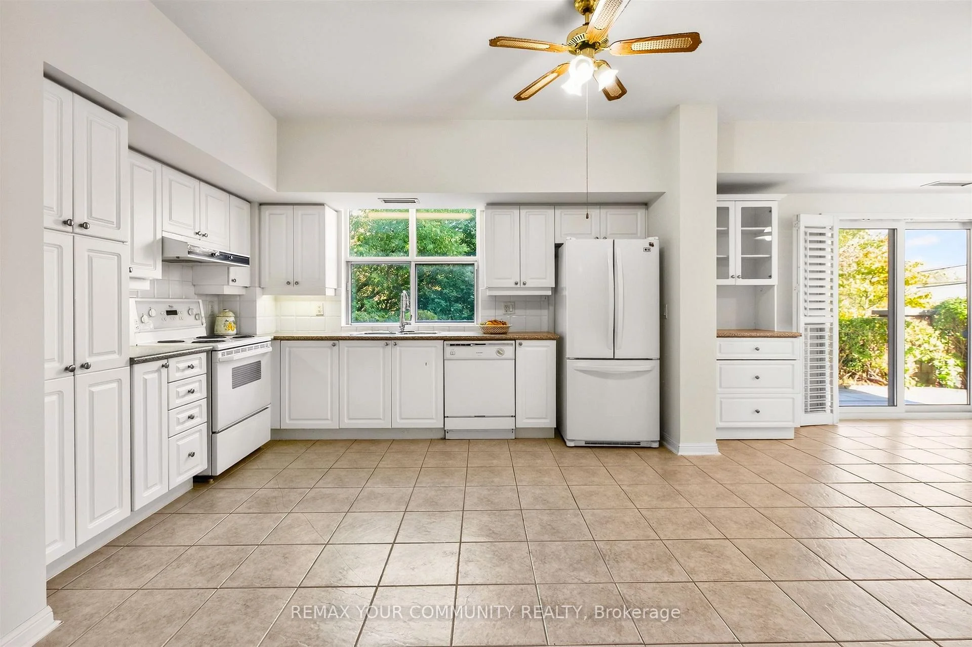 Photo 27 of Unit 110, 2500 Rutherford Road, Vaughan, Maple — HOMEH