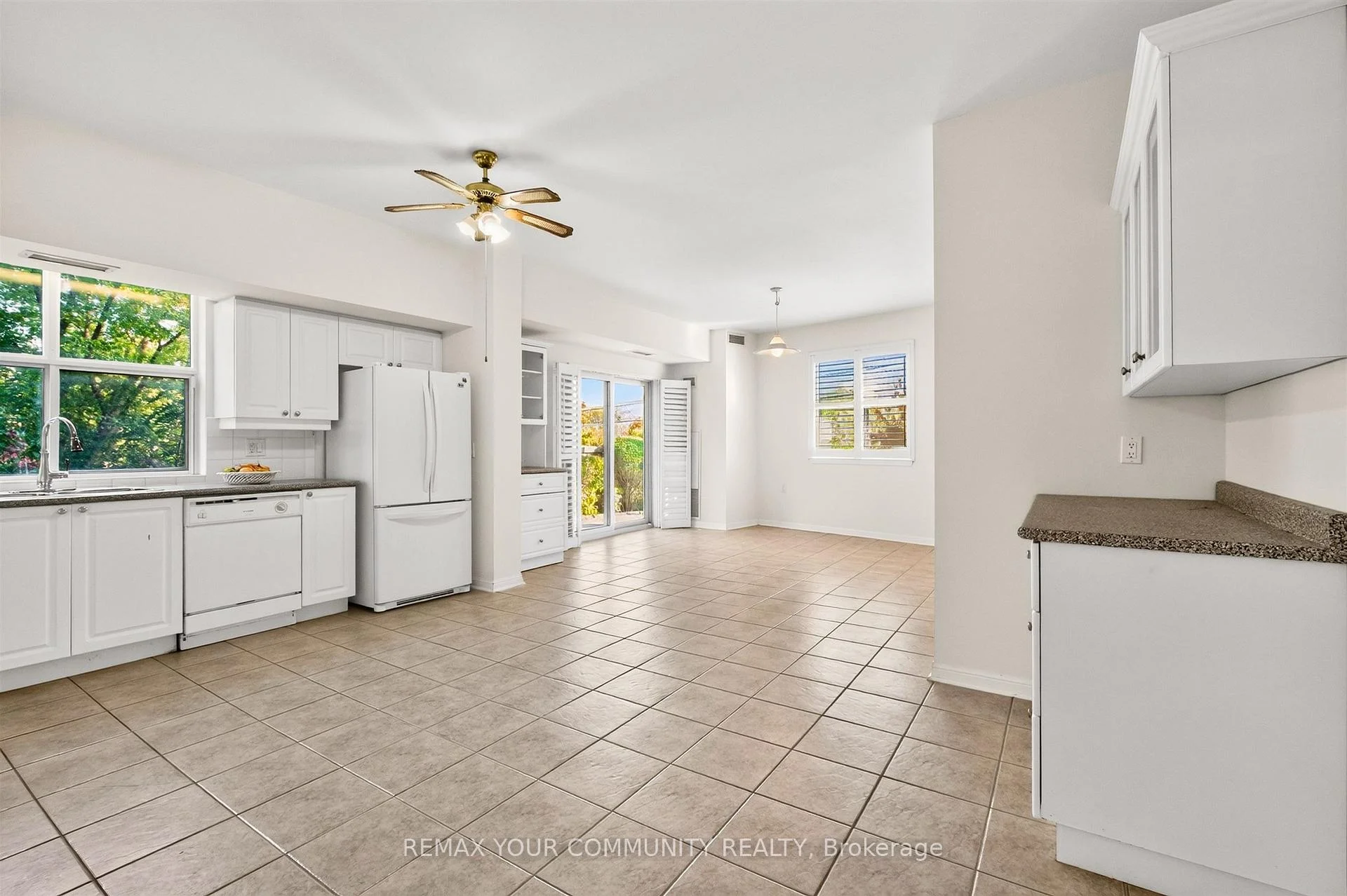 Photo 30 of Unit 110, 2500 Rutherford Road, Vaughan, Maple — HOMEH