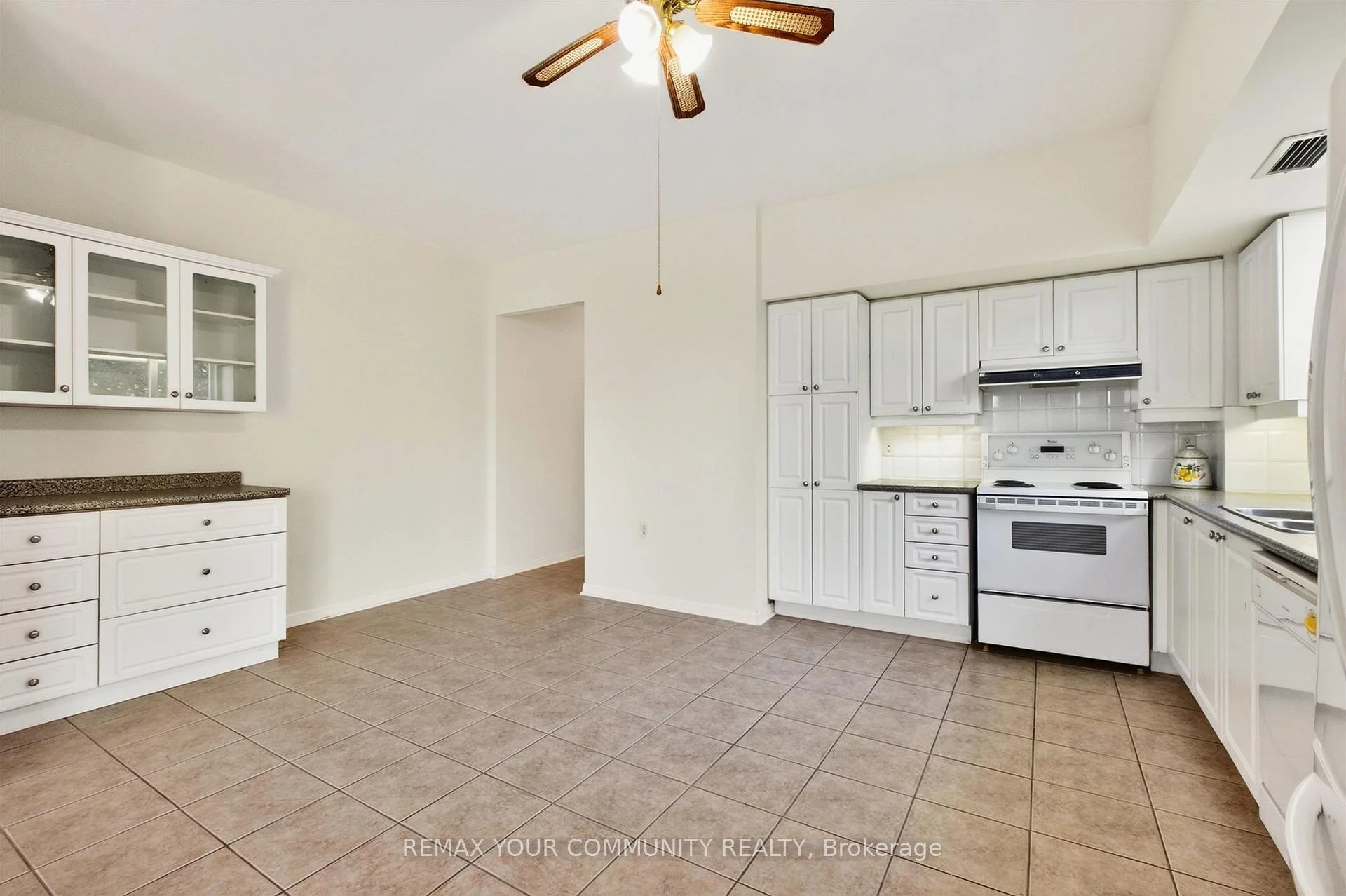 Photo 34 of Unit 110, 2500 Rutherford Road, Vaughan, Maple — HOMEH