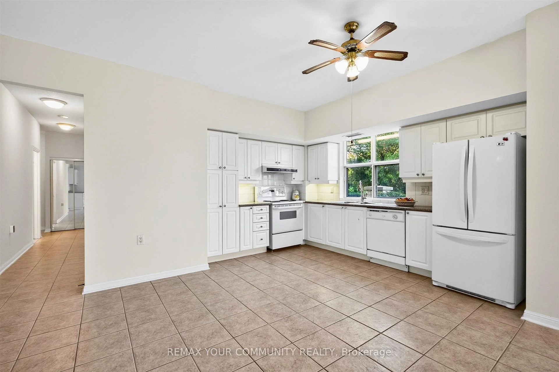 Photo 38 of Unit 110, 2500 Rutherford Road, Vaughan, Maple — HOMEH