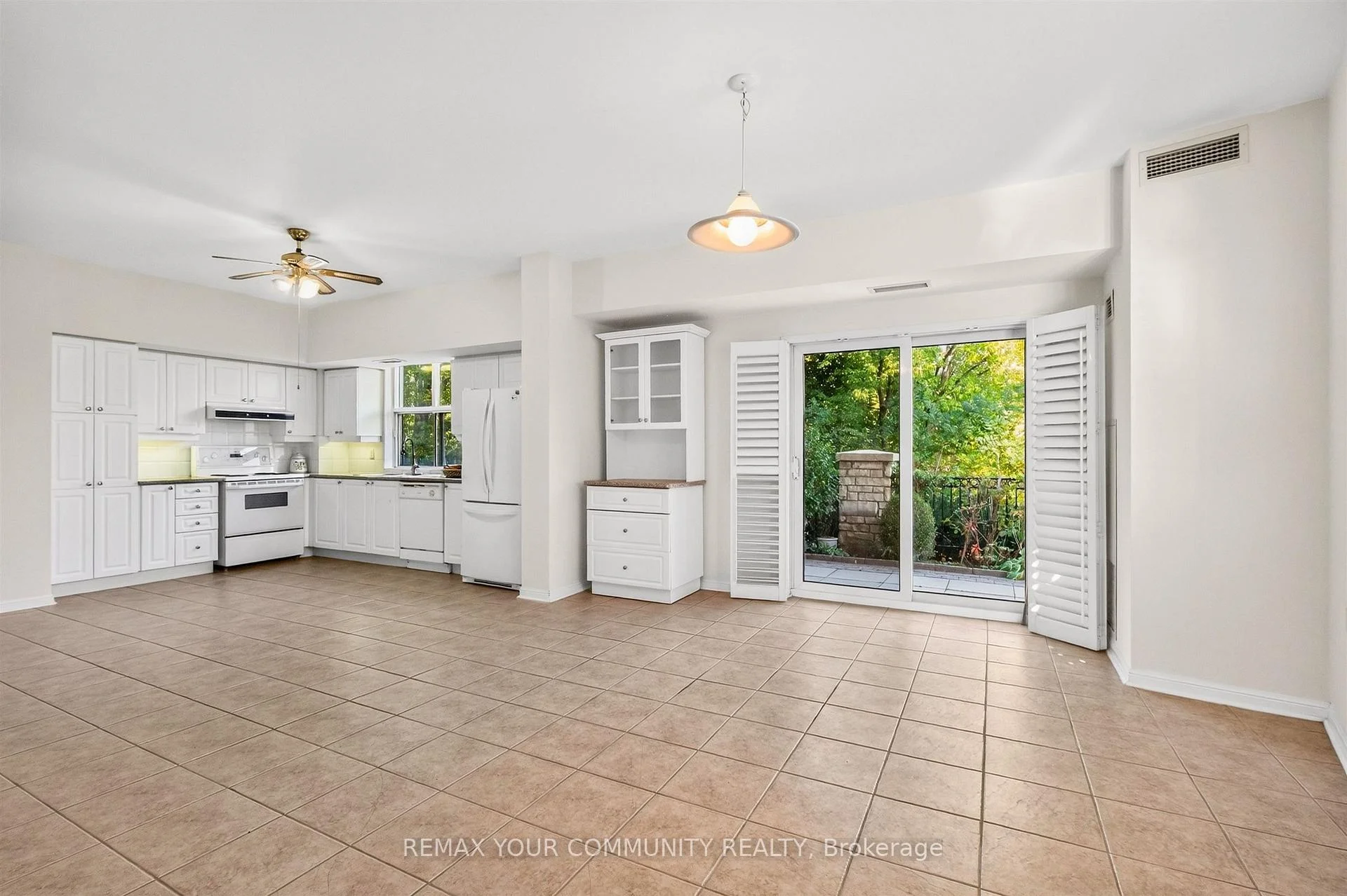 Photo 46 of Unit 110, 2500 Rutherford Road, Vaughan, Maple — HOMEH
