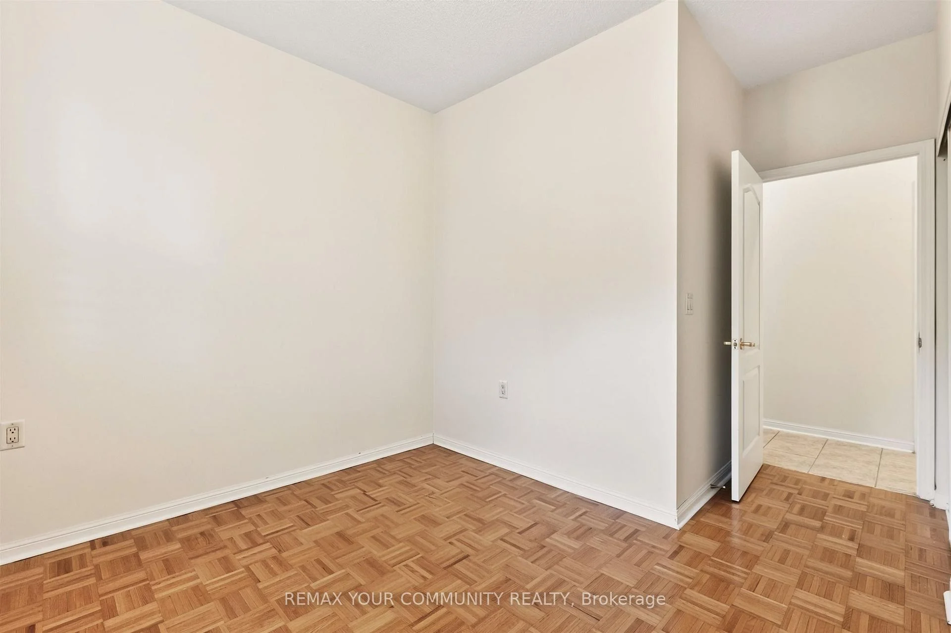 Photo 63 of Unit 110, 2500 Rutherford Road, Vaughan, Maple — HOMEH