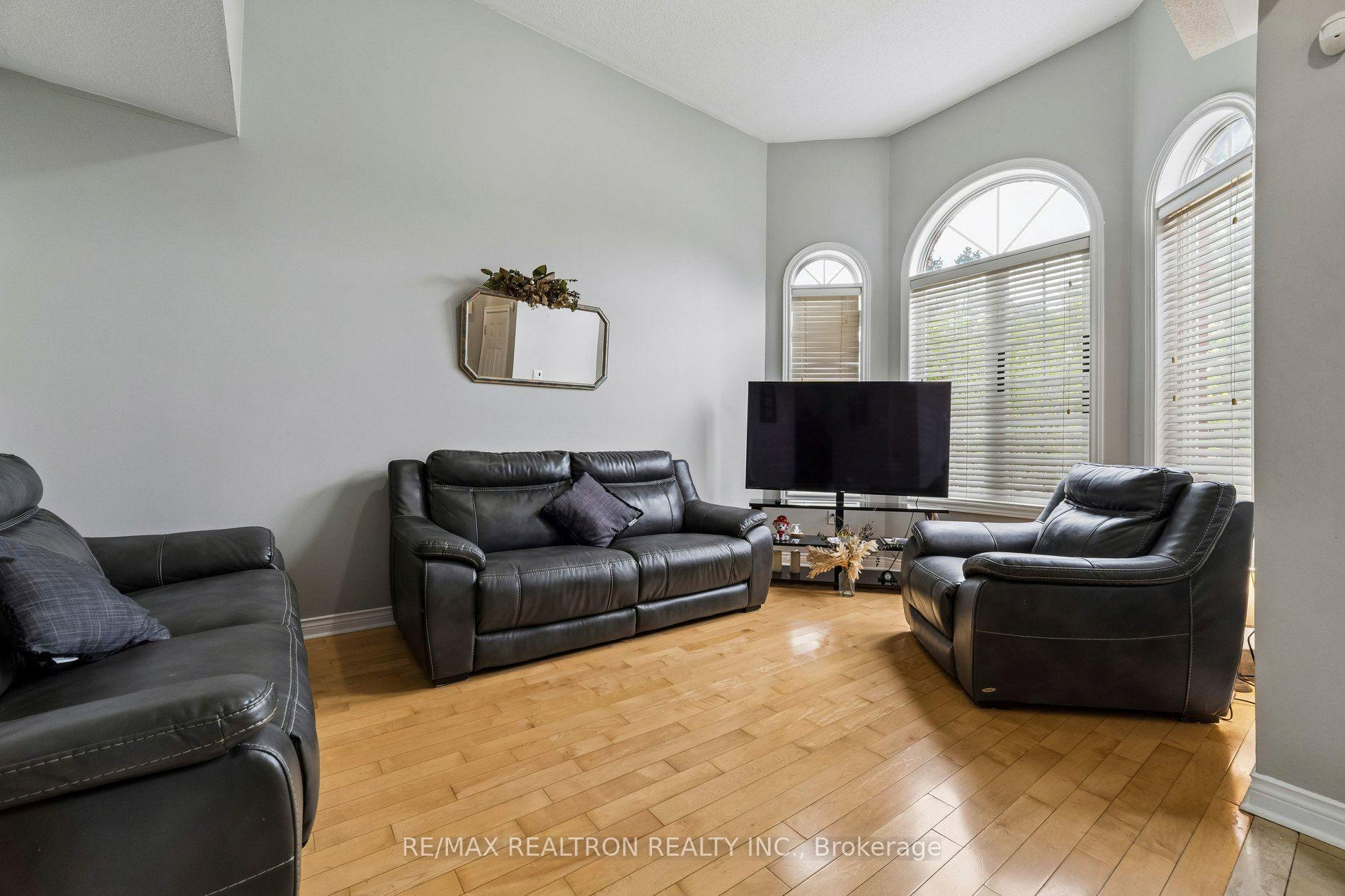 Photo 9 of 58 Lurosa Crescent, Whitby, Taunton North — HOMEH