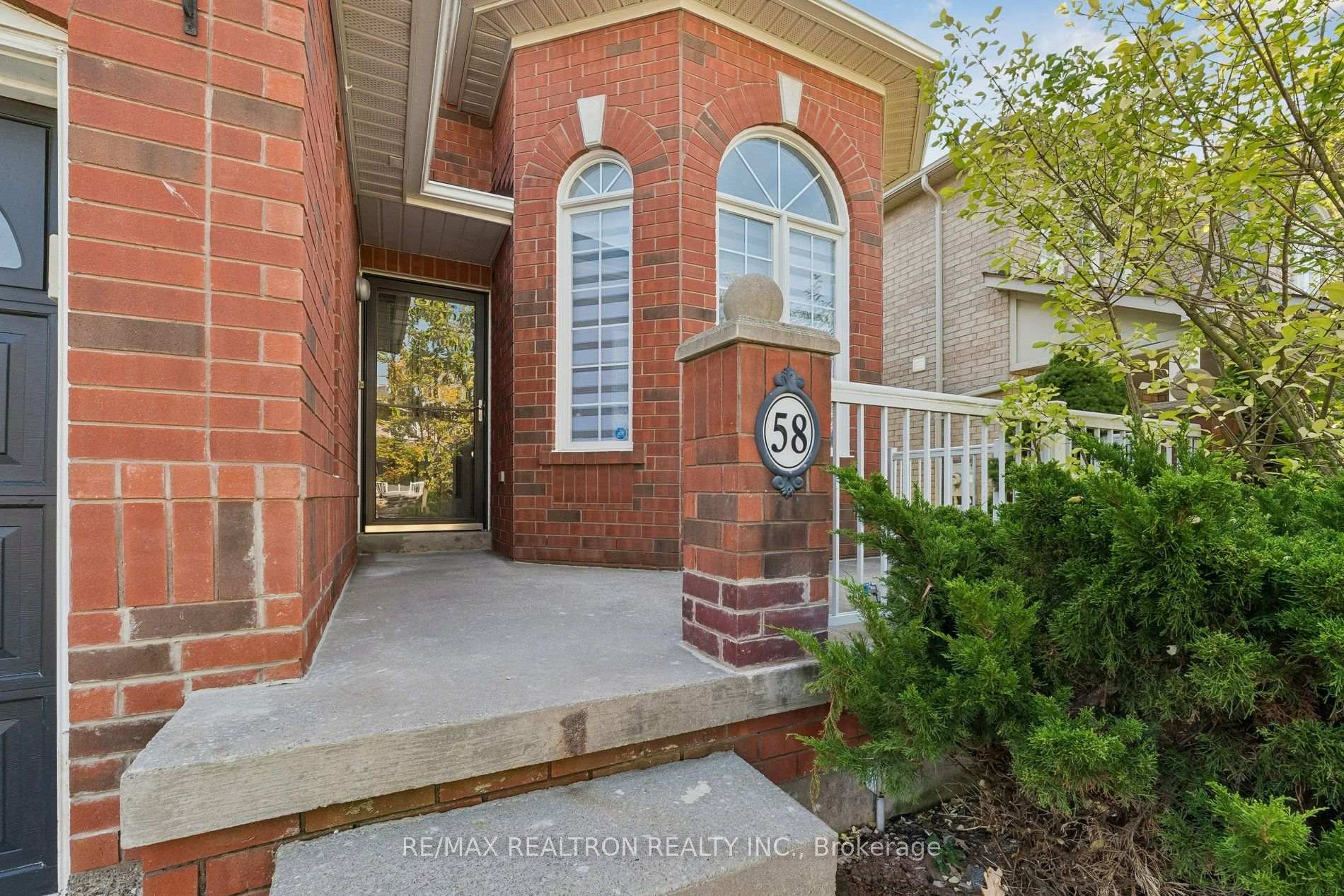 Photo 8 of 58 Lurosa Crescent, Whitby, Taunton North — HOMEH