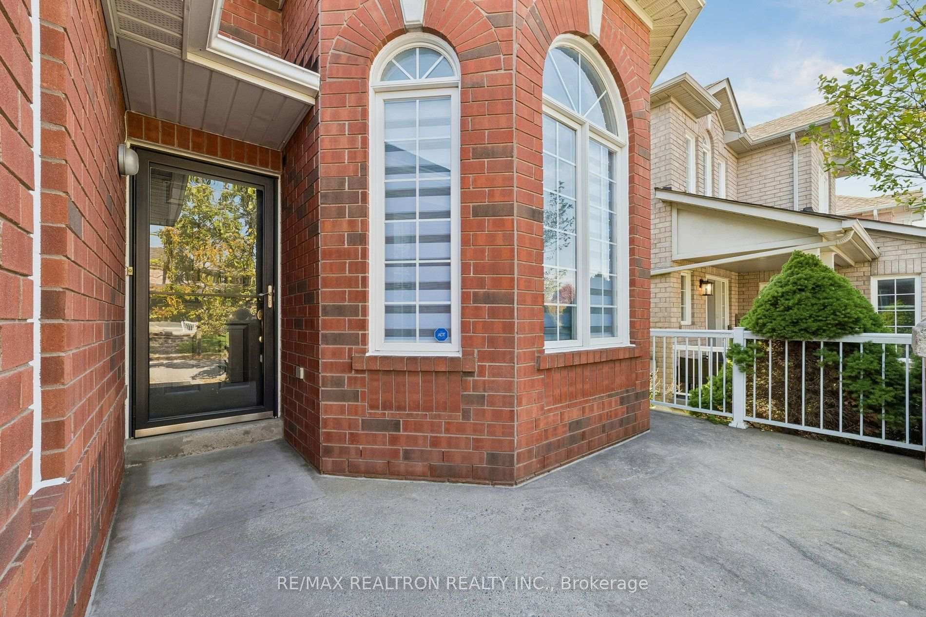 Photo 10 of 58 Lurosa Crescent, Whitby, Taunton North — HOMEH