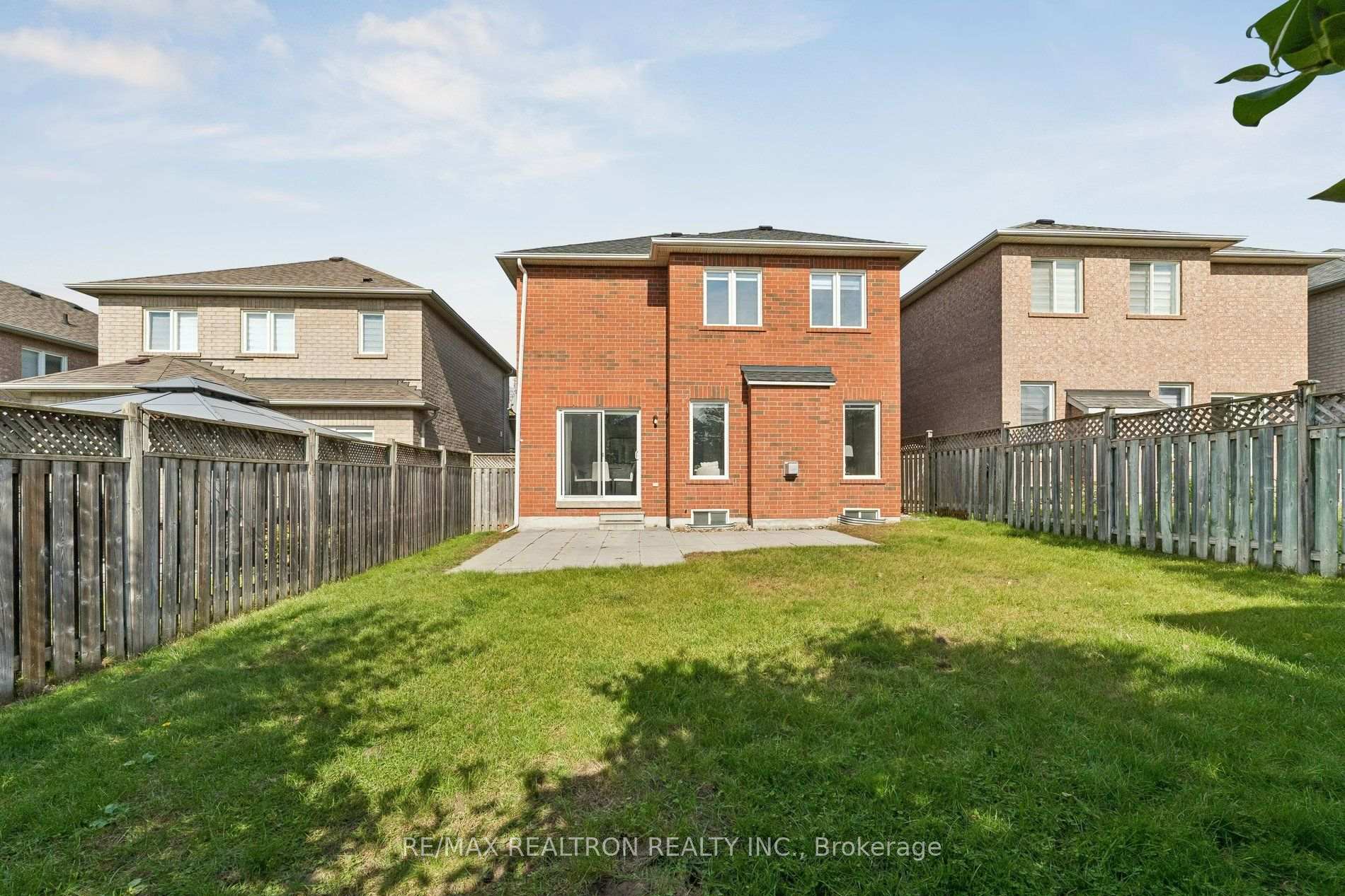 Photo 90 of 58 Lurosa Crescent, Whitby, Taunton North — HOMEH