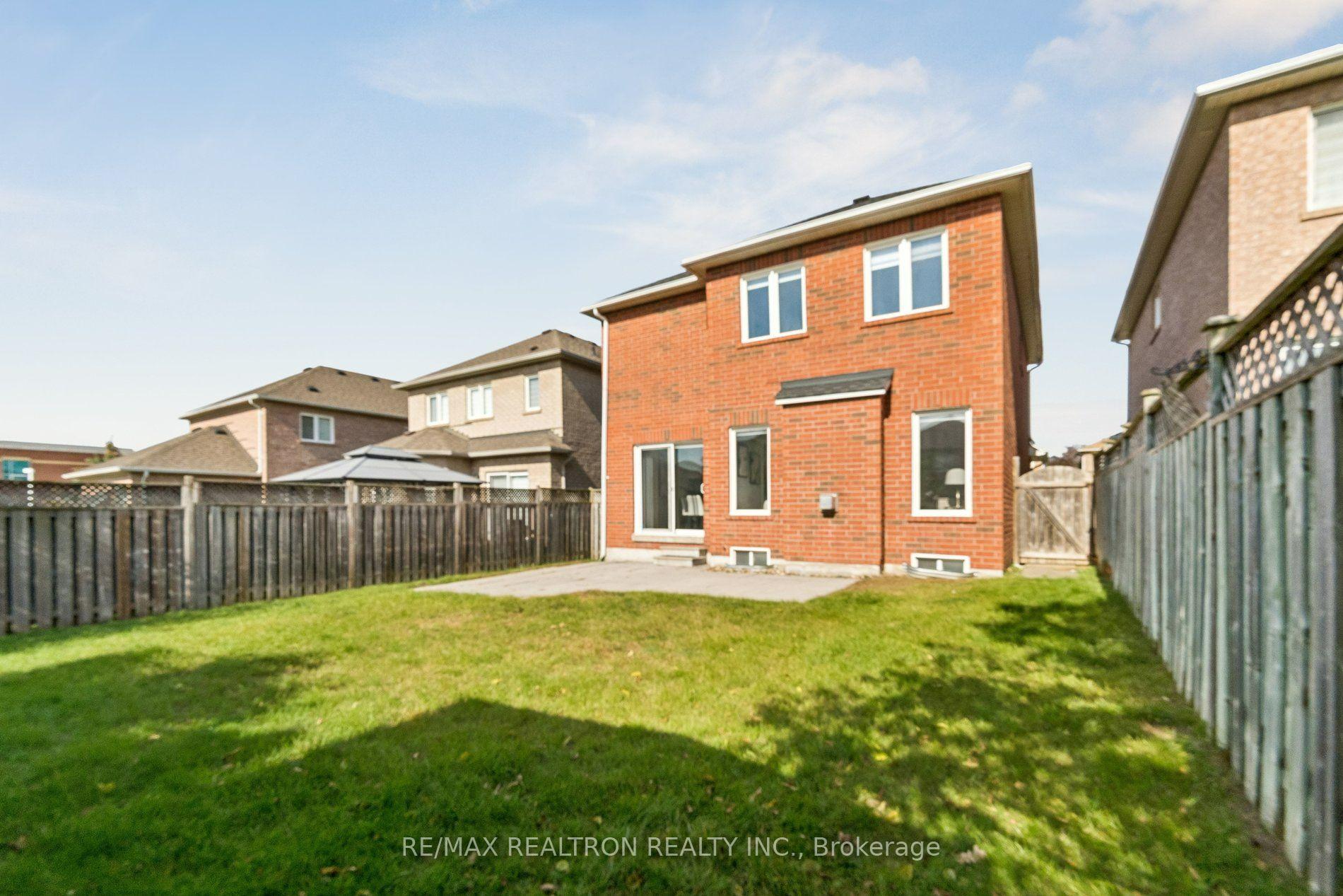 Photo 92 of 58 Lurosa Crescent, Whitby, Taunton North — HOMEH