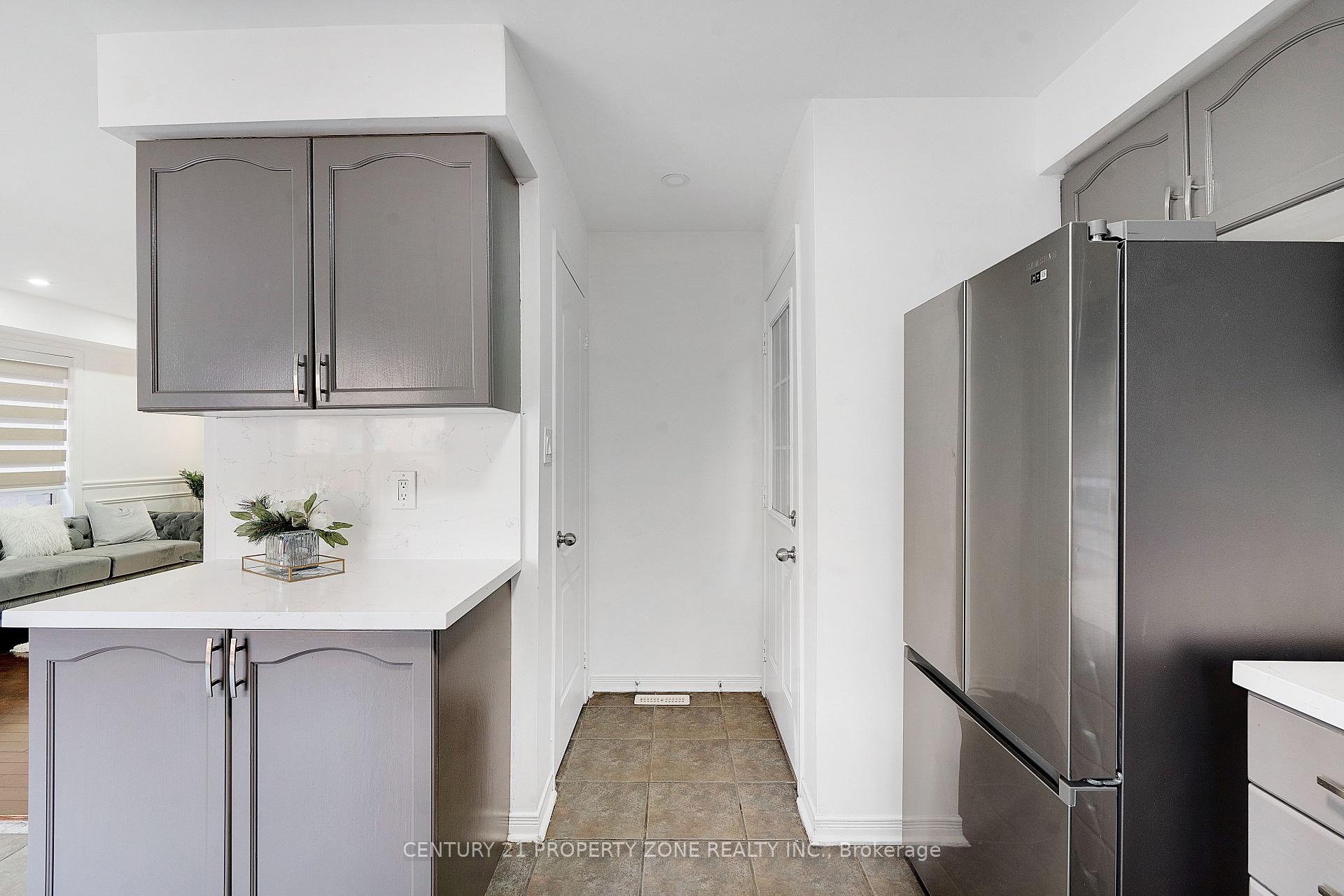 Photo 15 of 84 Tideland Drive, Brampton, Fletcher's Meadow — HOMEH