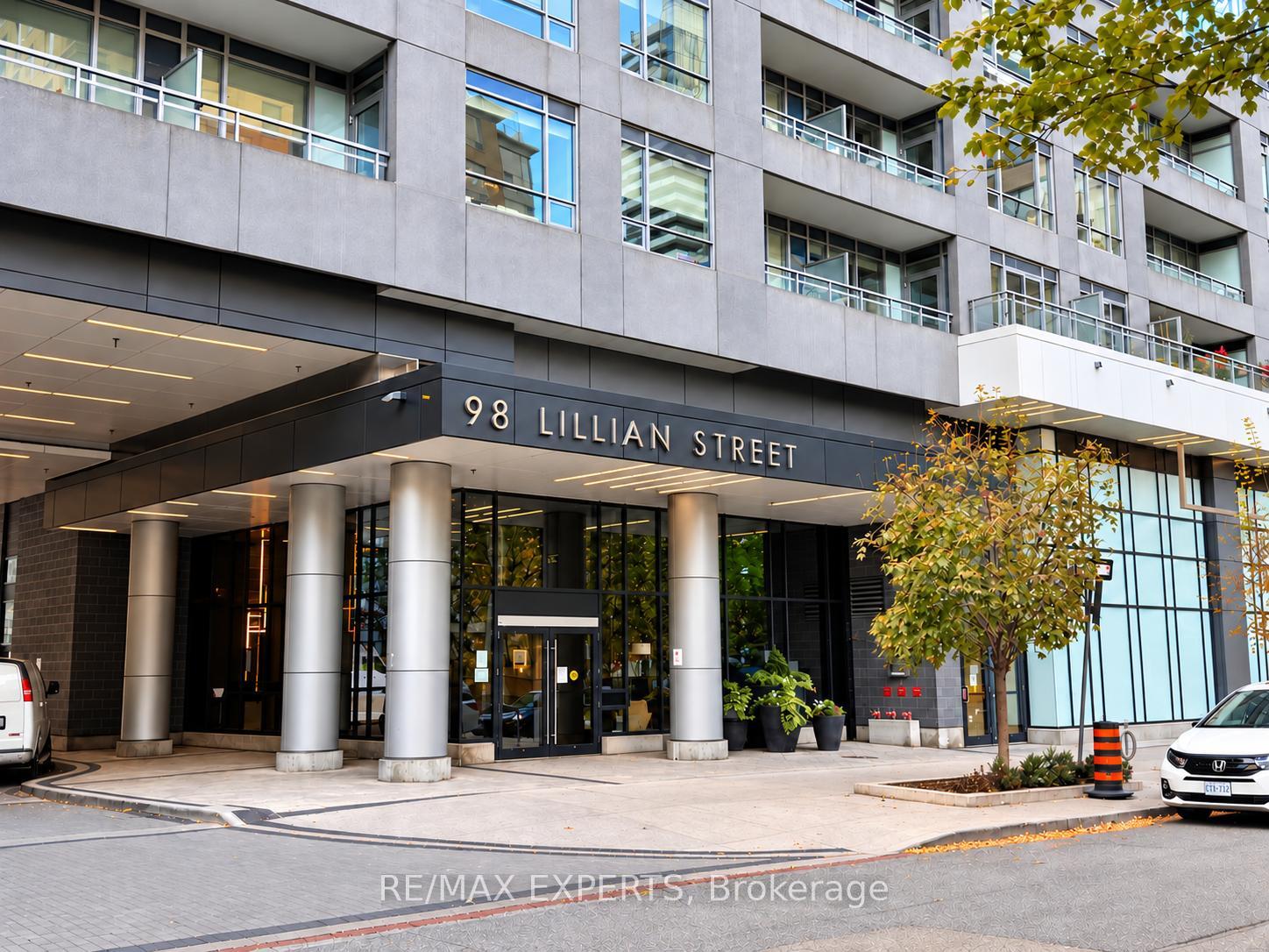Photo 2 of Unit 721, 98 Lillian Street, Toronto, Mount Pleasant West — HOMEH